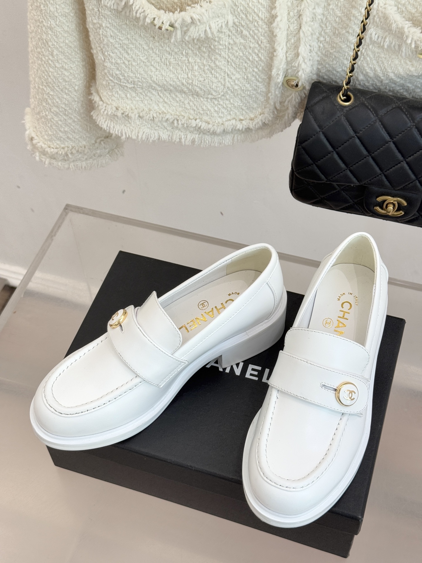 シャネル 白色 ローファー シューズ 2cmヒール ファッション レディース 1足 ✨ - 画像 2