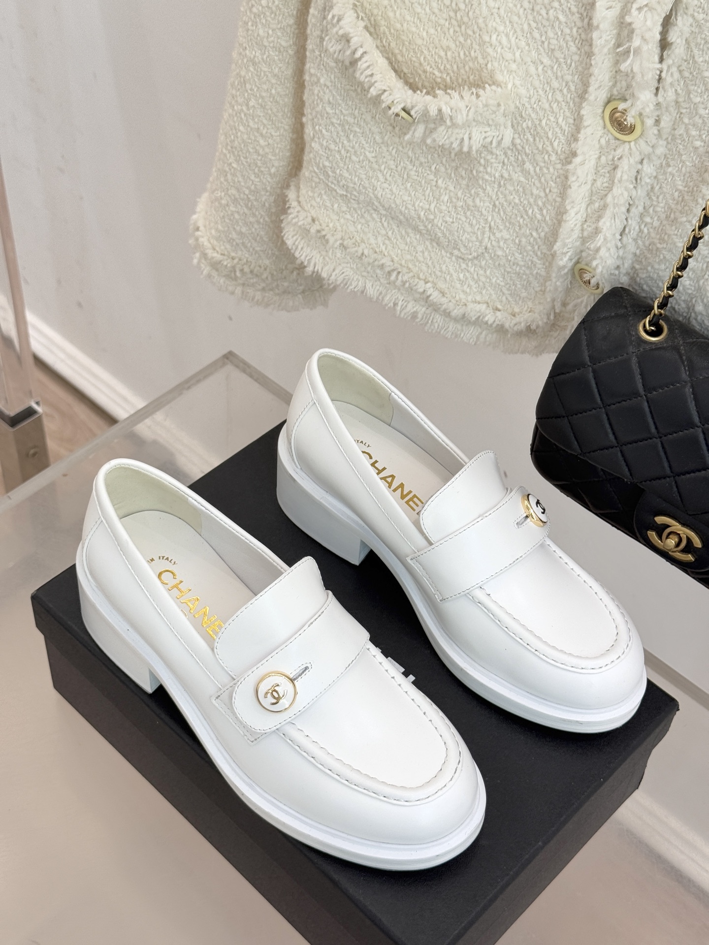 シャネル 白色 ローファー シューズ 2cmヒール ファッション レディース 1足 ✨ - 画像 3