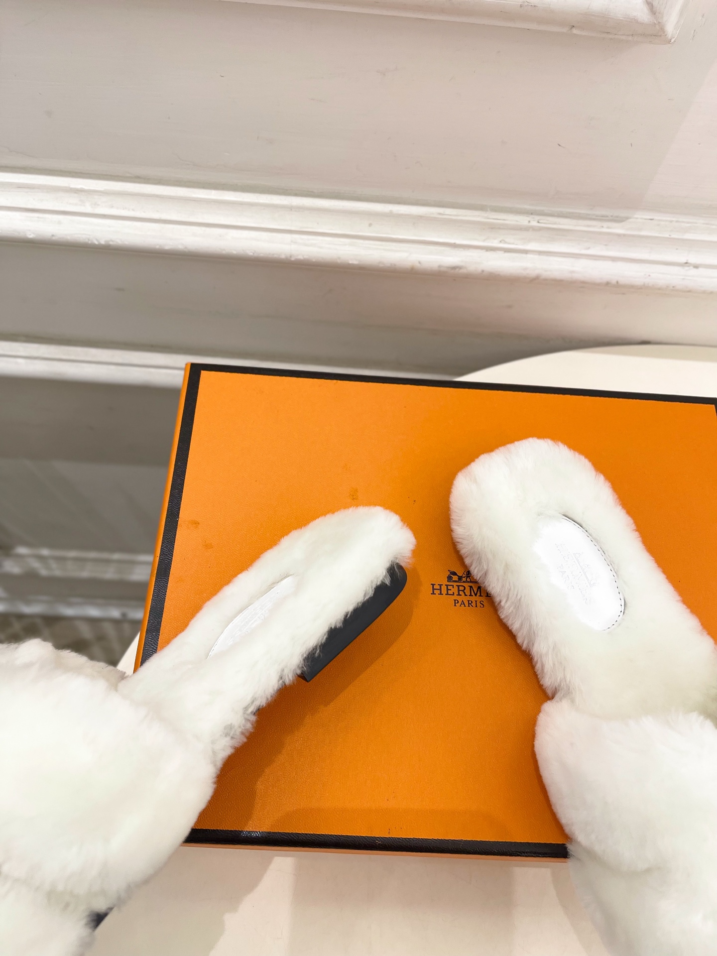 エレガントな HERMÈS フリーススリッパ 4色 プラットフォーム 白色 素敵なギフト 🧡 - 画像 7