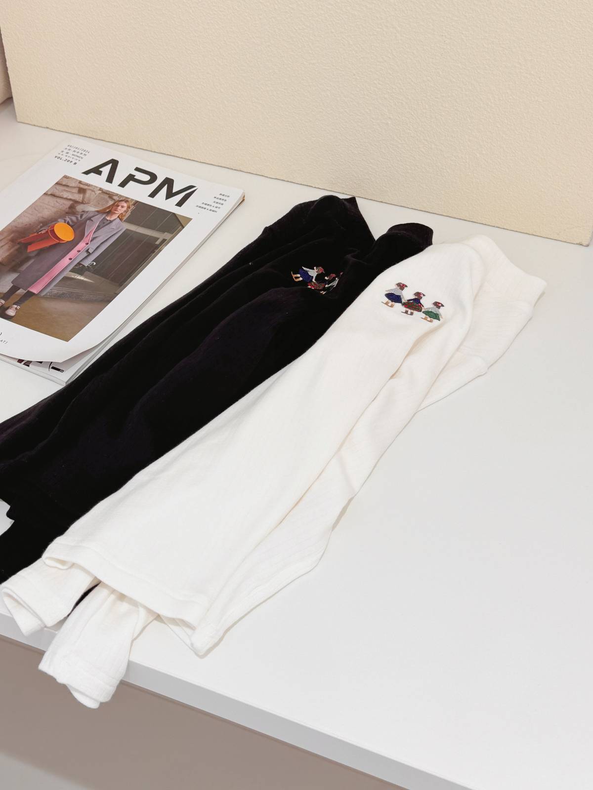 子供服 ロンT 秋冬厚手 290g 刺繍 無地 コットン 長袖 Tシャツ 通園 通学 保育園 普段着 女の子 男の子 ホワイト ブラック