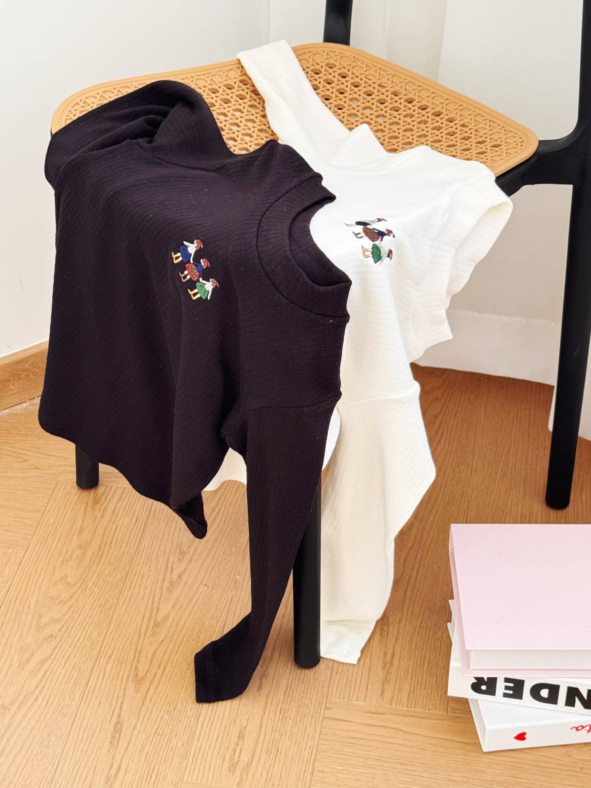 子供服 ロンT 秋冬厚手 290g 刺繍 無地 コットン 長袖 Tシャツ 通園 通学 保育園 普段着 女の子 男の子 ホワイト ブラック - 画像 8
