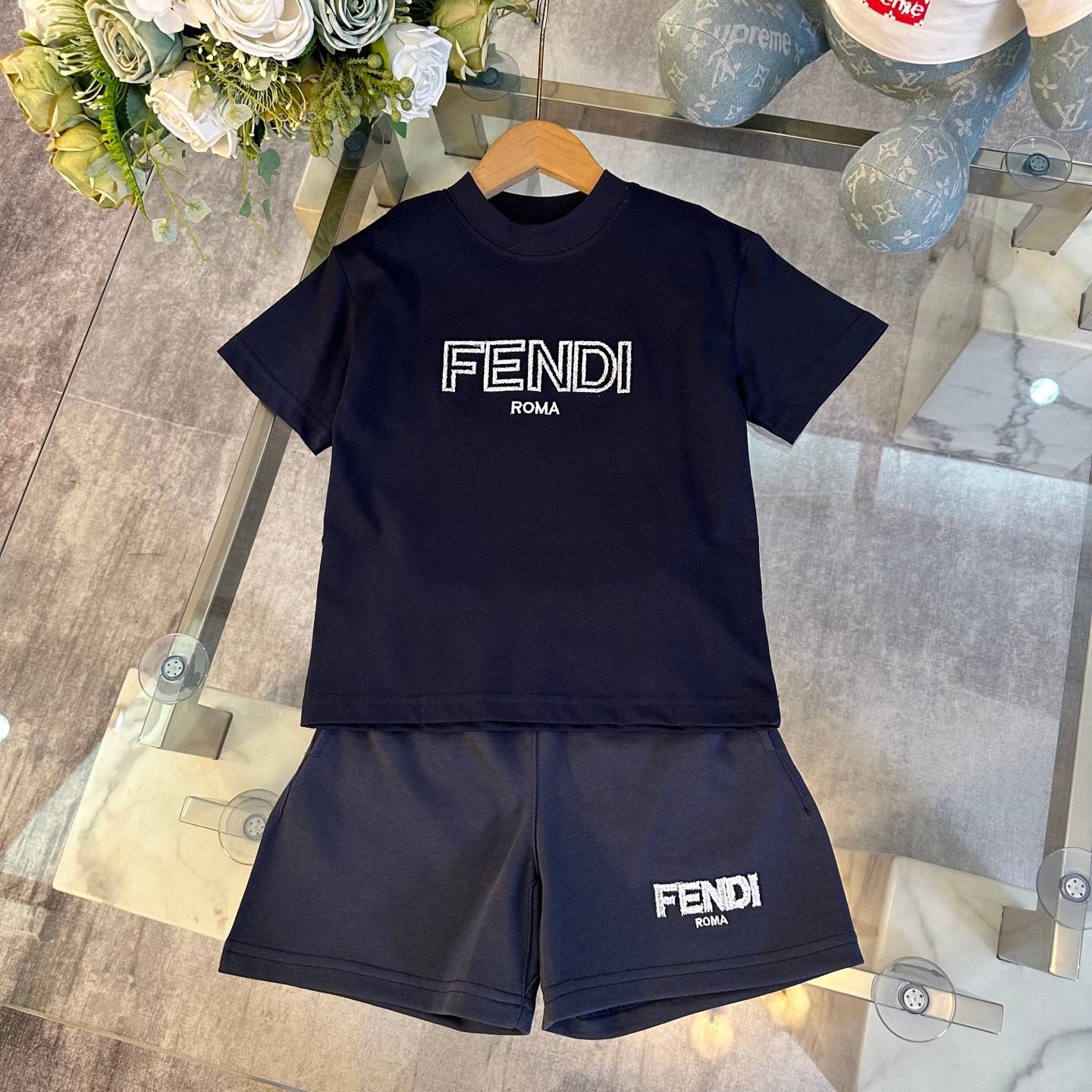 キッズ フェンディ ロンT セットアップ ショートパンツ ブラック デイリー - 画像 2