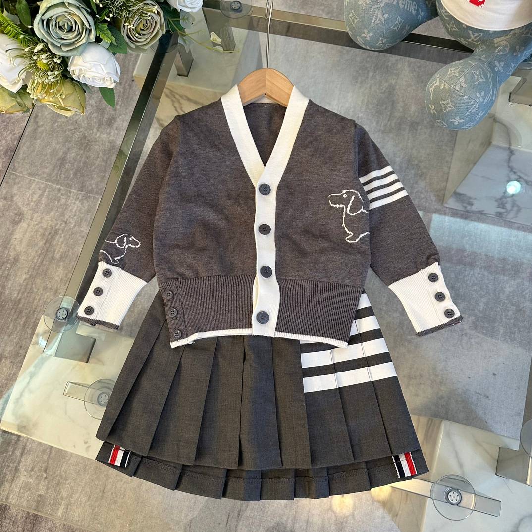 女の子 キッズ ワンピース ニット セットアップ レギンス付き ドッグ刺繍 プリーツスカート ネイビー ホワイト