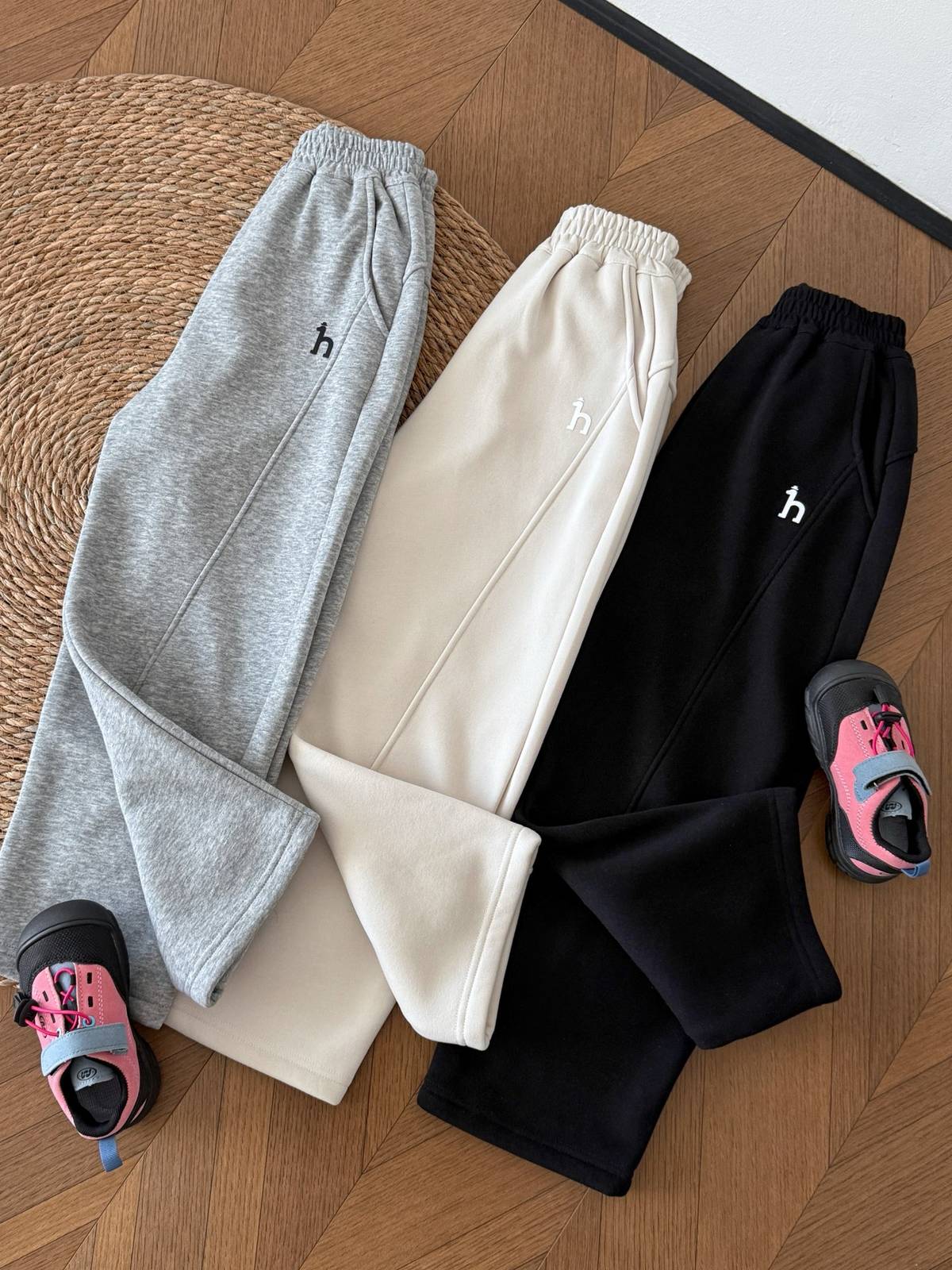 キッズ パンツ 長袖 フリース ひざ部分裏起毛 春夏 秋冬 デイリー 通園 男女兼用 グレー ブラック ホワイト - 画像 3