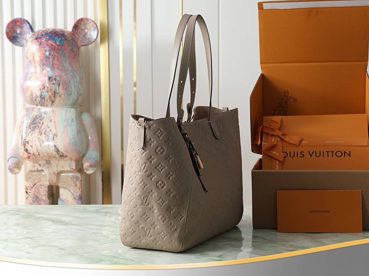 LOUIS VUITTON ルイヴィトン M25889 グレー 全皮圧花 トートバッグ ショルダーバッグ ハンドバッグ - 画像 2