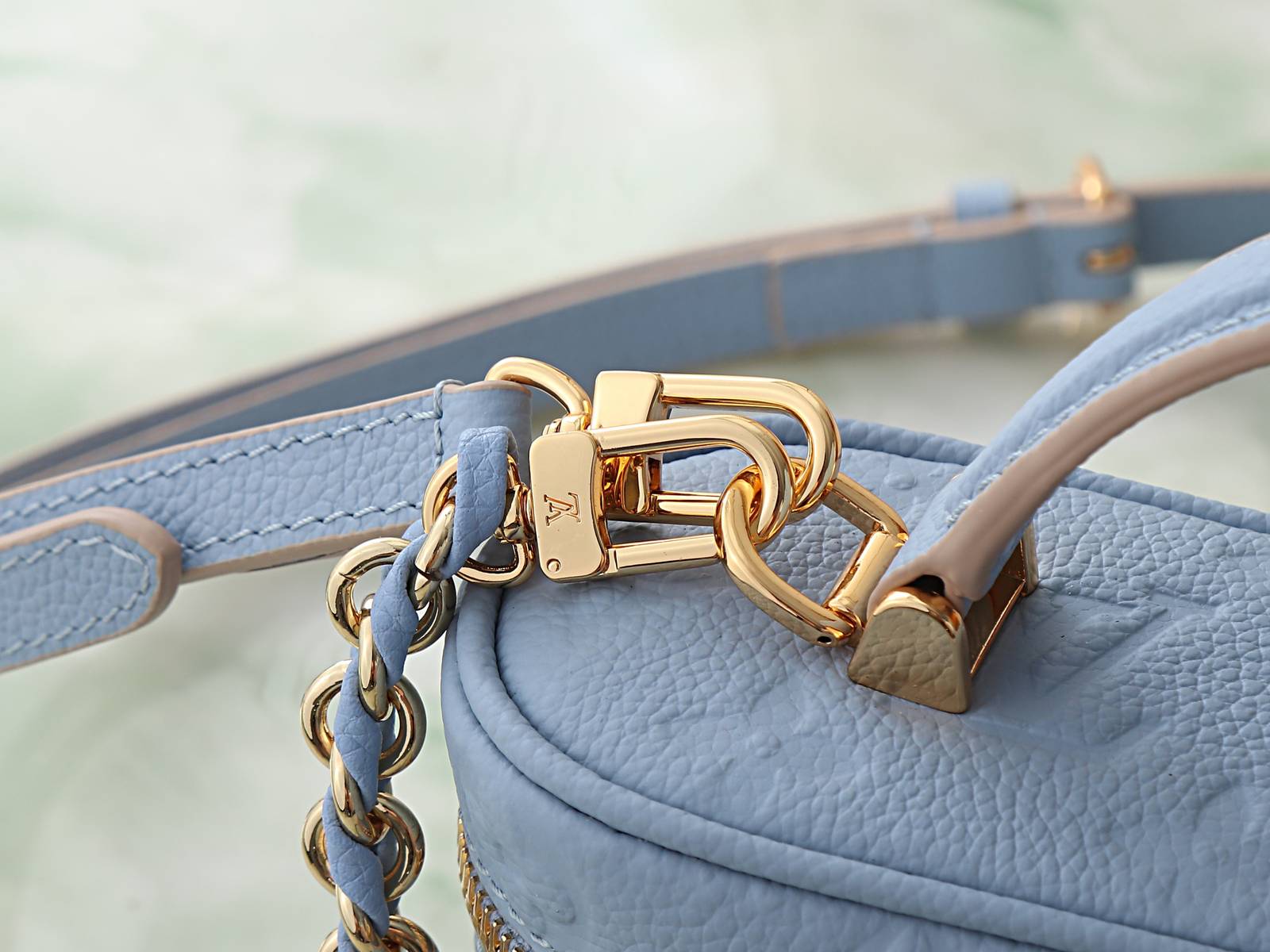 LOUIS VUITTON ルイヴィトン M2A007 全皮包 VANITY CHAIN POUCH ブルーレザー チェ - 画像 5