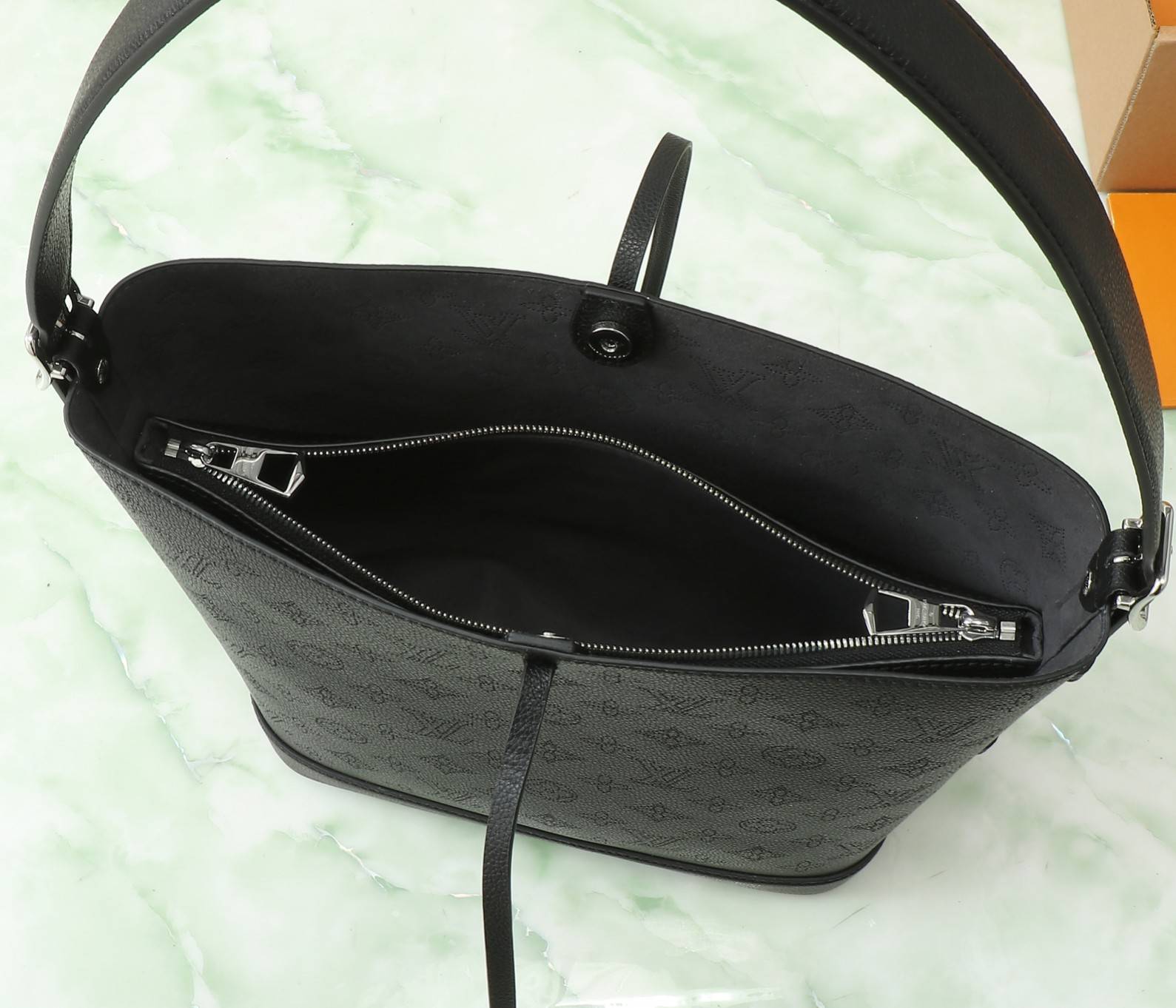 LOUIS VUITTON ルイヴィトン M12139 ブラック ハンドバッグ ショルダーバッグ トートバッグ カラー - 画像 11