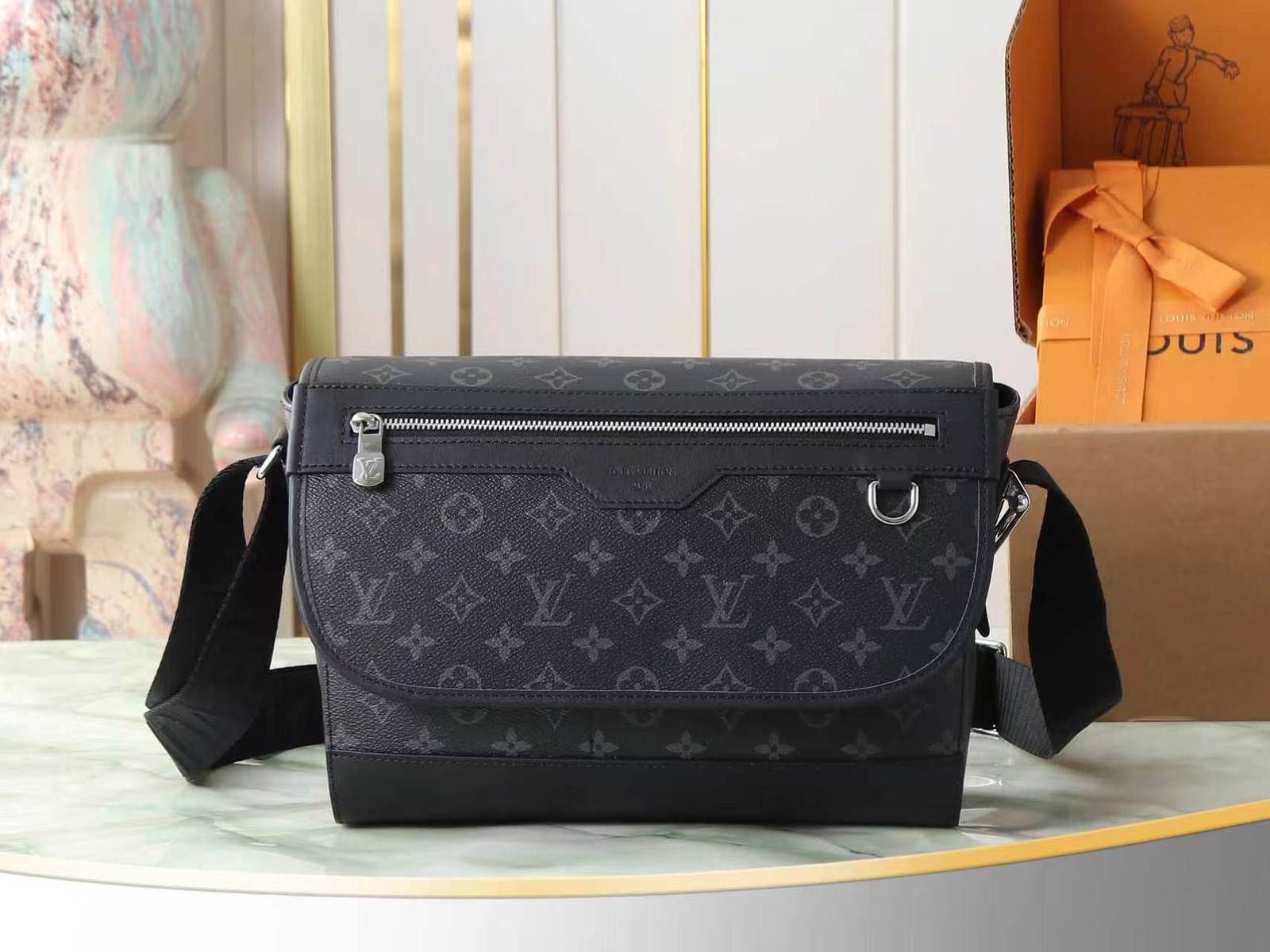 ルイヴィトン LOUIS VUITTON M28630 モノグラム エクリュ 黒花 ポシェット カメラバッグ 非売品 マ