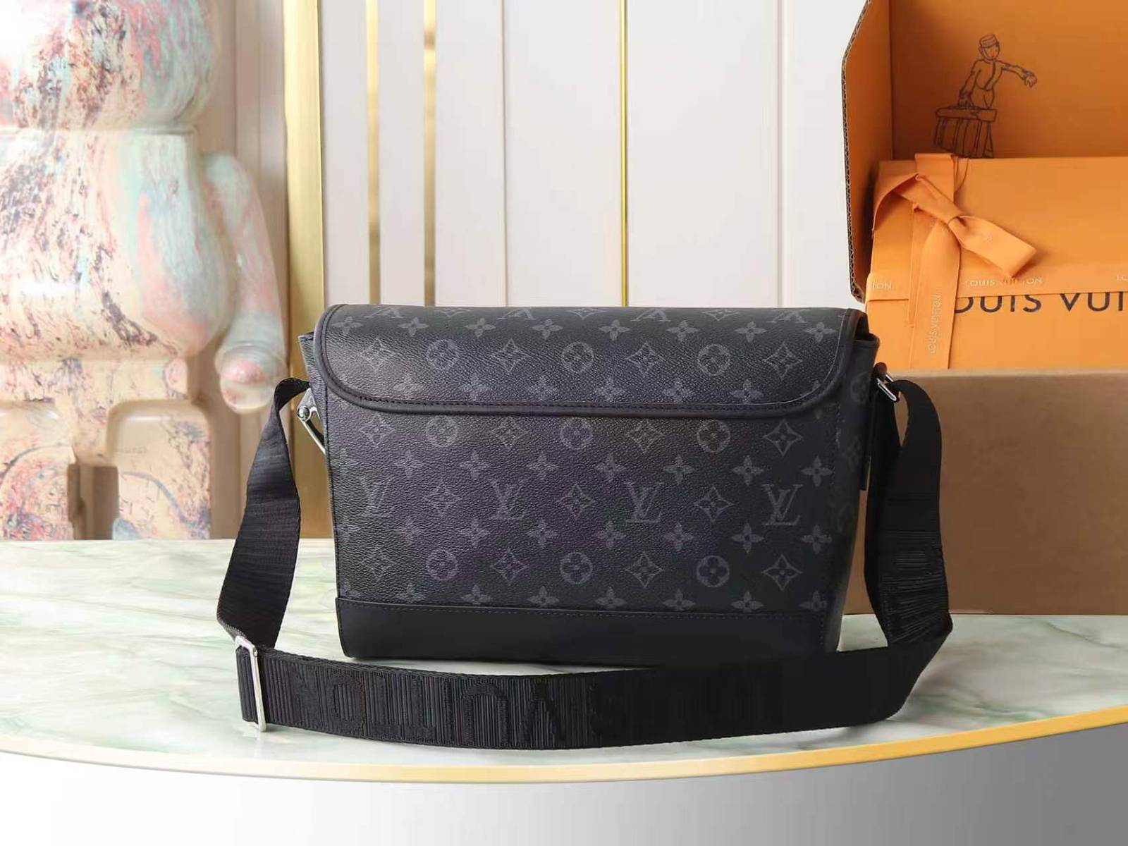 ルイヴィトン LOUIS VUITTON M28630 モノグラム エクリュ 黒花 ポシェット カメラバッグ 非売品 マ - 画像 3