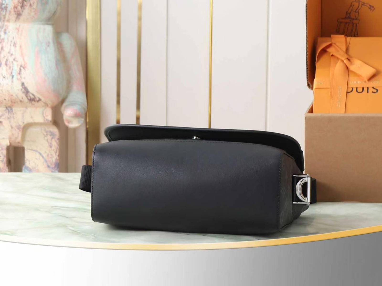ルイヴィトン LOUIS VUITTON M28630 モノグラム エクリュ 黒花 ポシェット カメラバッグ 非売品 マ - 画像 4