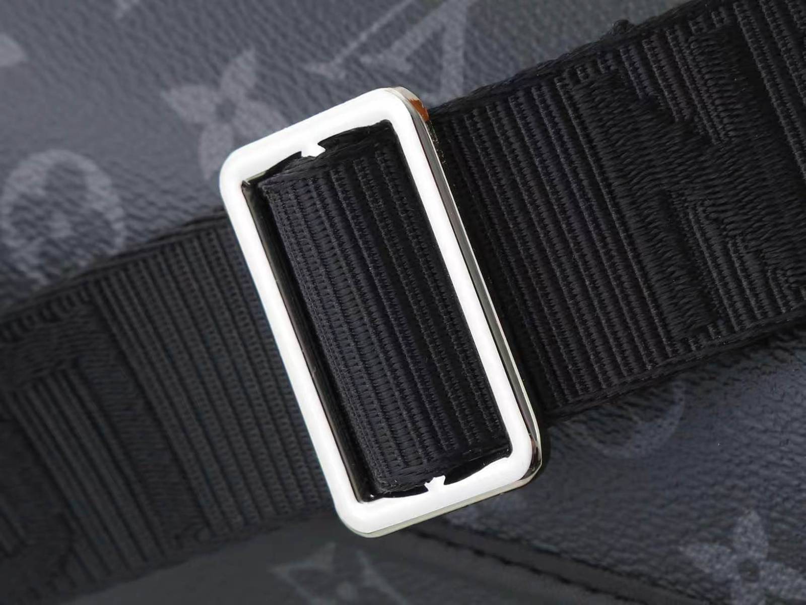 ルイヴィトン LOUIS VUITTON M28630 モノグラム エクリュ 黒花 ポシェット カメラバッグ 非売品 マ - 画像 10
