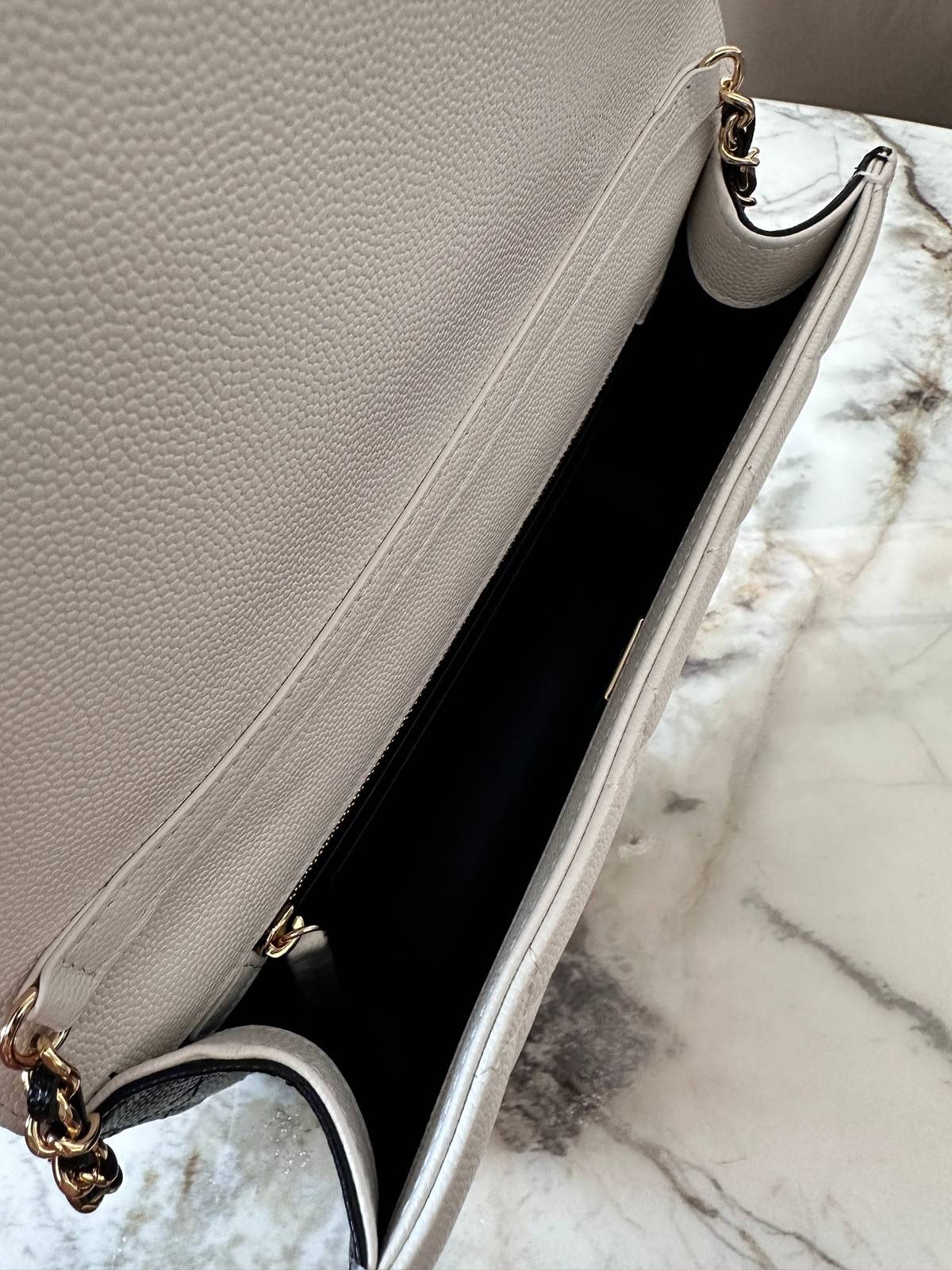 シャネル CHANEL マトラッセ キャビアスキン フラップバッグ チェーンショルダー ブラック金具 ミニサイズ レディ - 画像 12