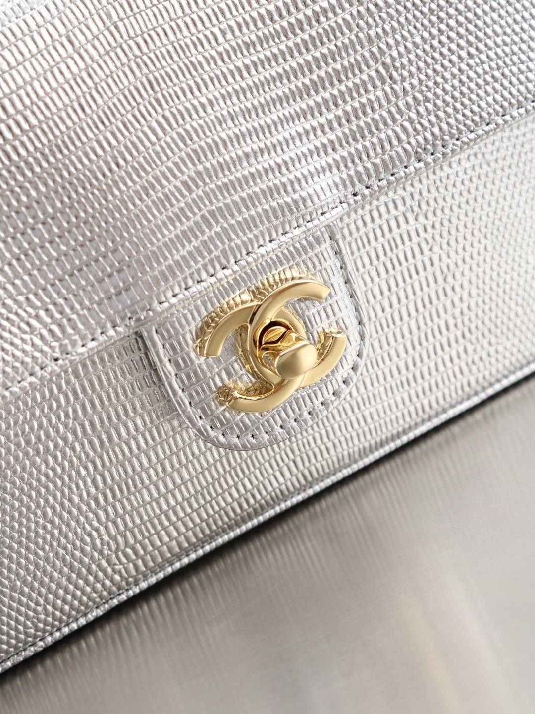 シャネル 6568 キャビアスキン フラップバッグ ゴールド金具 シャンパンゴールド ターンロック レザー編み込みチェー - 画像 14
