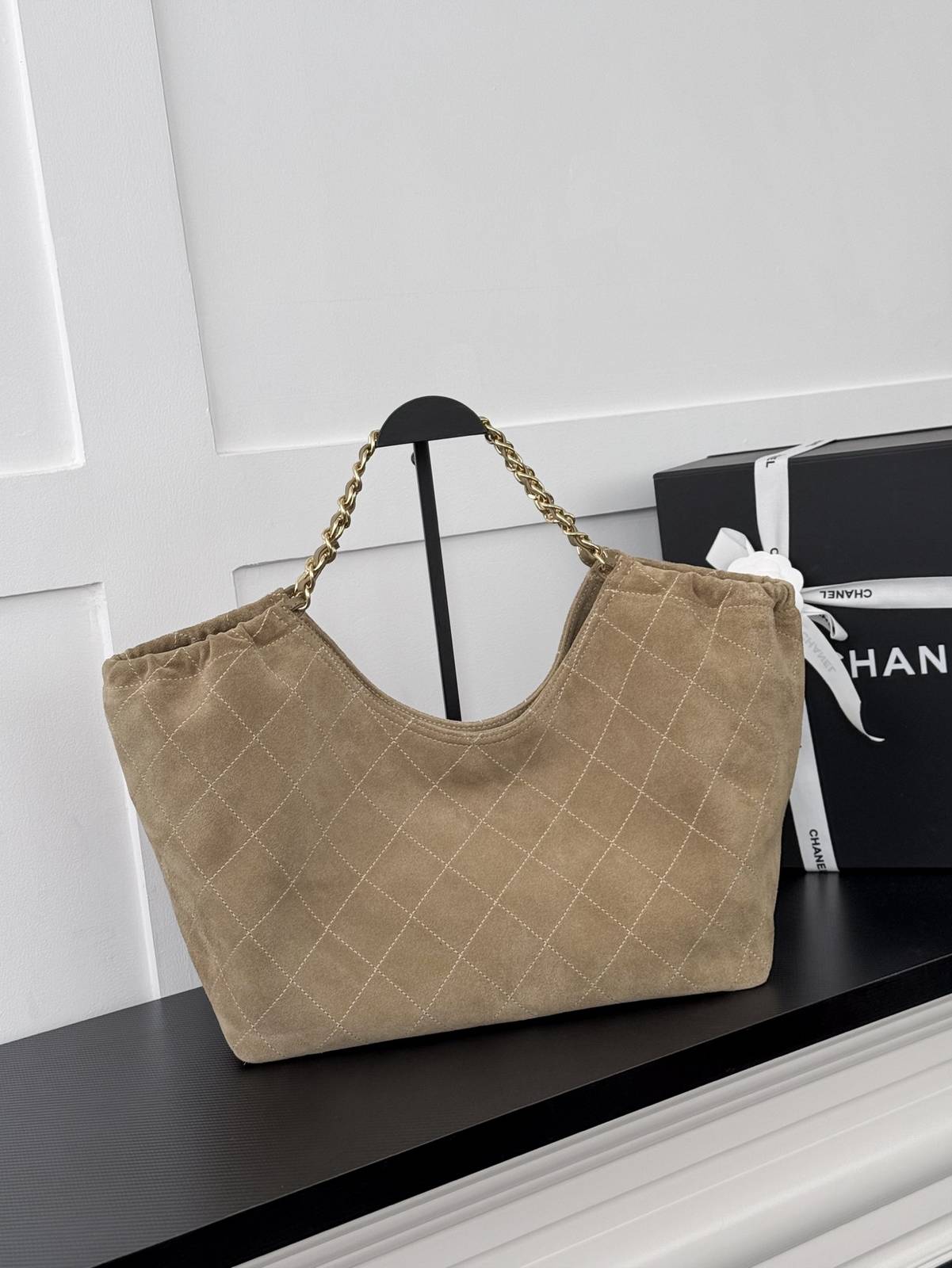 シャネル CHANEL トートバッグ マトラッセ ラムスキン ブラック シルバー金具 2WAY レディース - 画像 10
