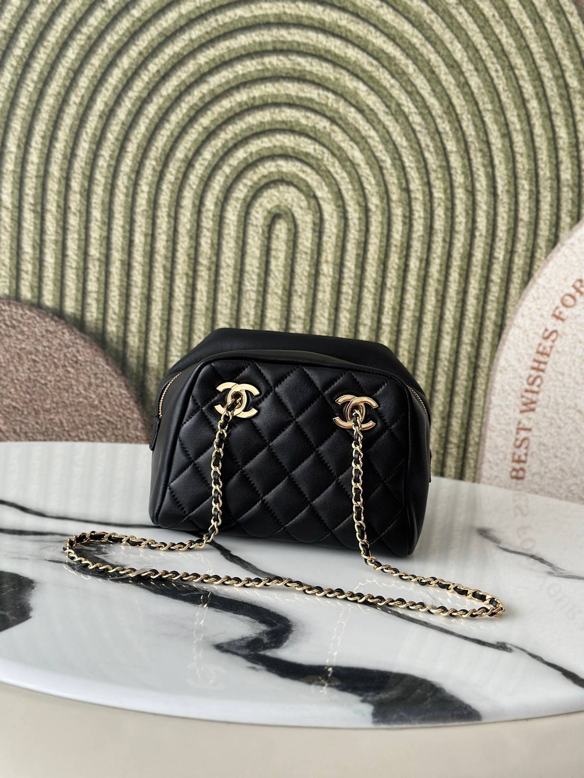 シャネル CHANEL マトラッセ ラムスキン チェーンショルダーバッグ ブラック ゴールド金具 レディース