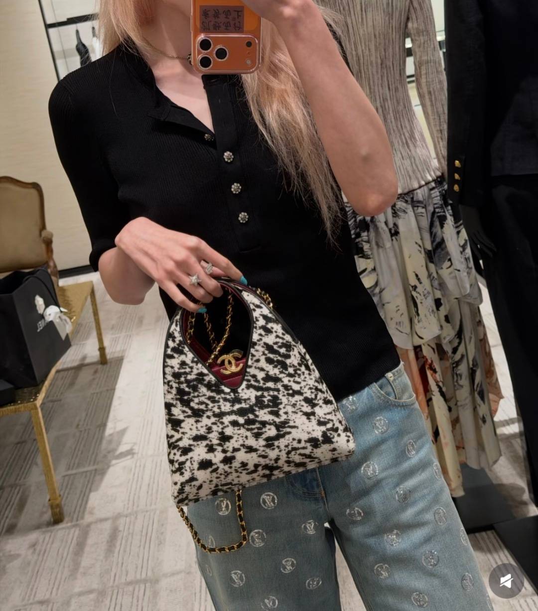 シャネル CHANEL マトラッセ ボルドー裏地 ラムスキン チェーンショルダーバッグ レディース ブラック ホワイト - 画像 10