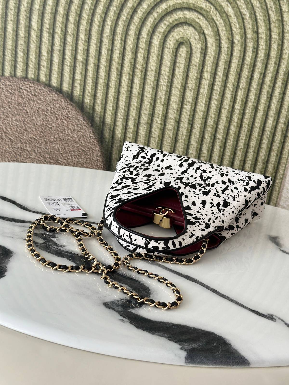 シャネル CHANEL マトラッセ ボルドー裏地 ラムスキン チェーンショルダーバッグ レディース ブラック ホワイト - 画像 14