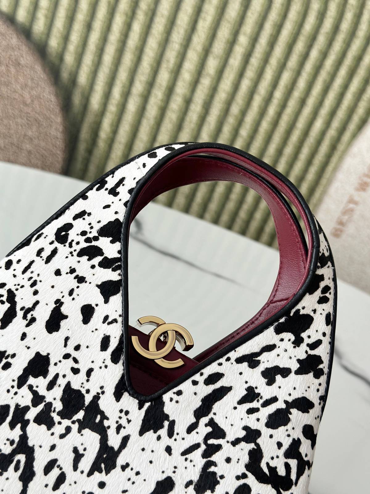 シャネル CHANEL マトラッセ ボルドー裏地 ラムスキン チェーンショルダーバッグ レディース ブラック ホワイト - 画像 17