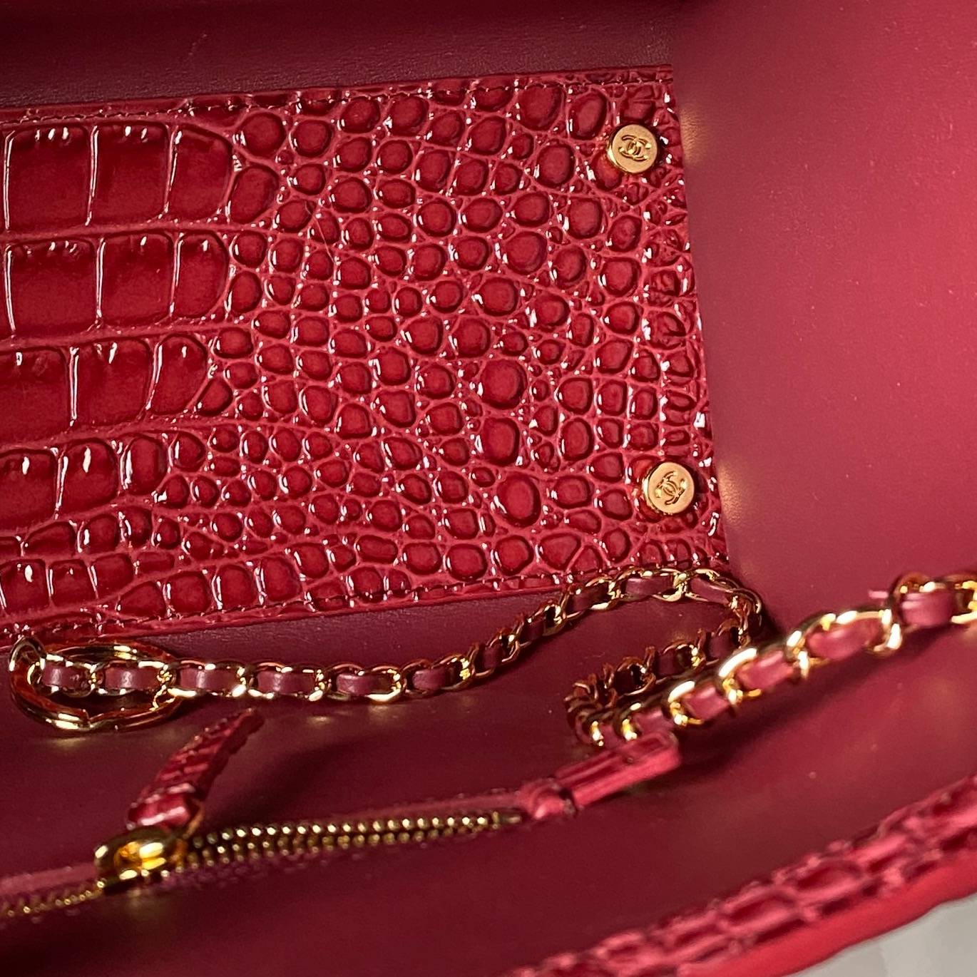 シャネル CHANEL AS6243 キャビアスキン レッド トートバッグ ゴールド金具 フラップバッグ ミラー付き レ - 画像 3