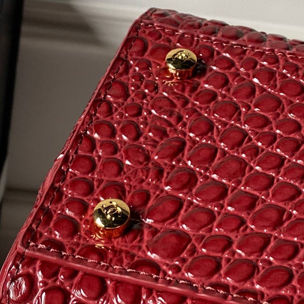 シャネル CHANEL AS6243 キャビアスキン レッド トートバッグ ゴールド金具 フラップバッグ ミラー付き レ - 画像 5