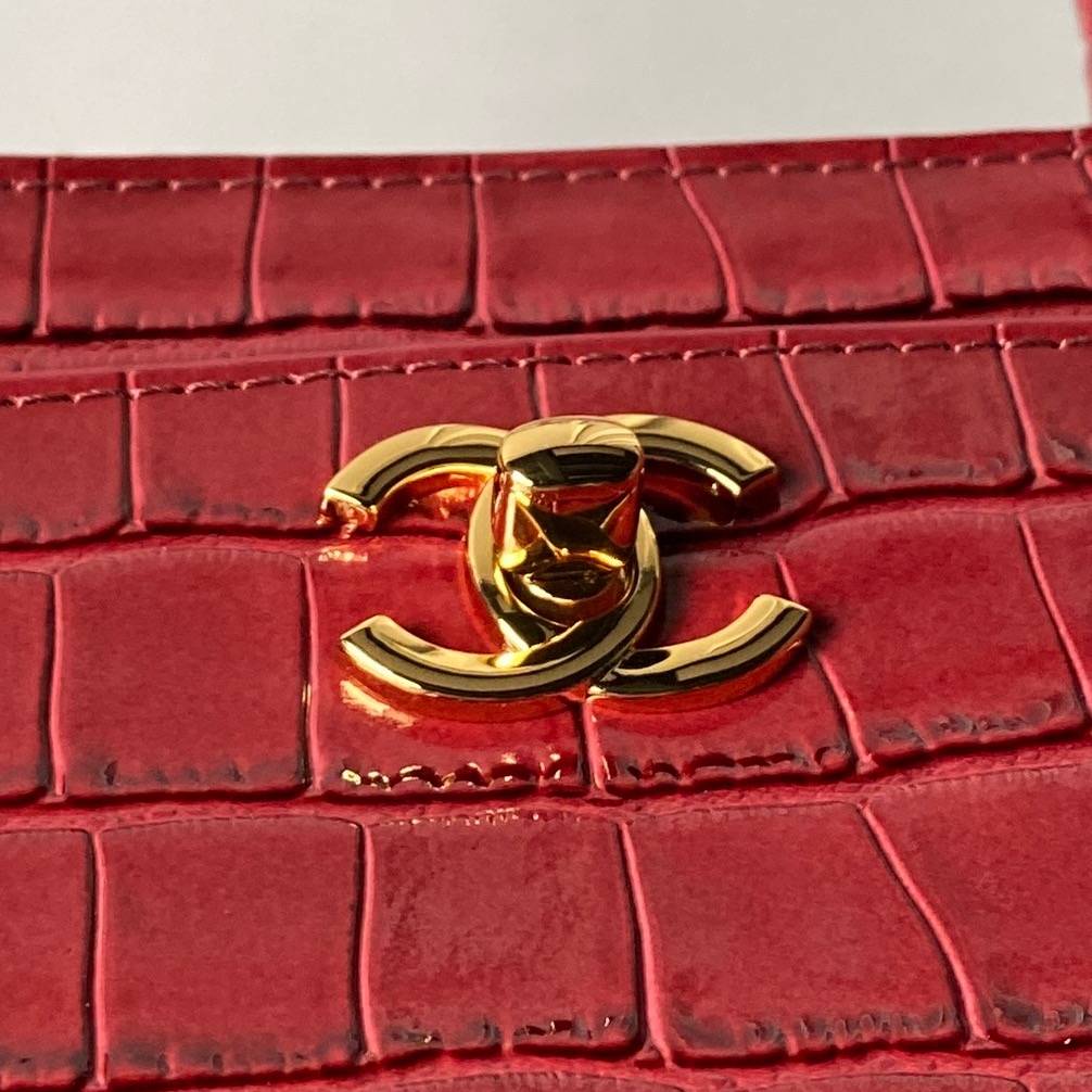 シャネル CHANEL AS6243 キャビアスキン レッド トートバッグ ゴールド金具 フラップバッグ ミラー付き レ - 画像 8
