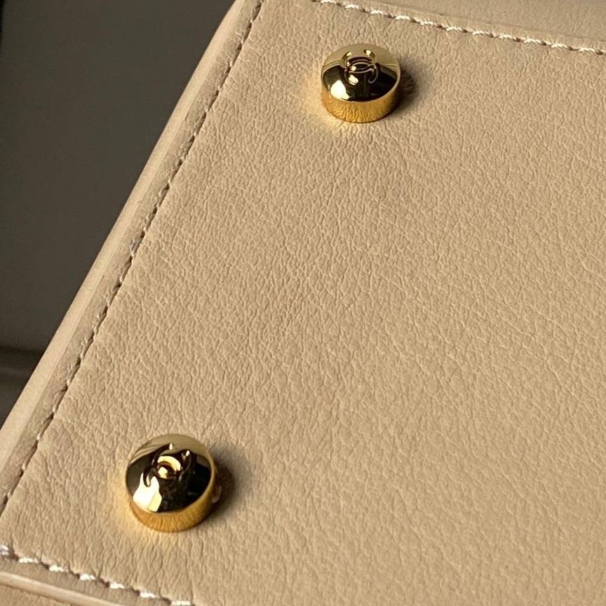 シャネル CHANEL AS6243 マトラッセ トートバッグ ブラック ゴールド金具 鏡面加工 レザー編み込みチェーン - 画像 5
