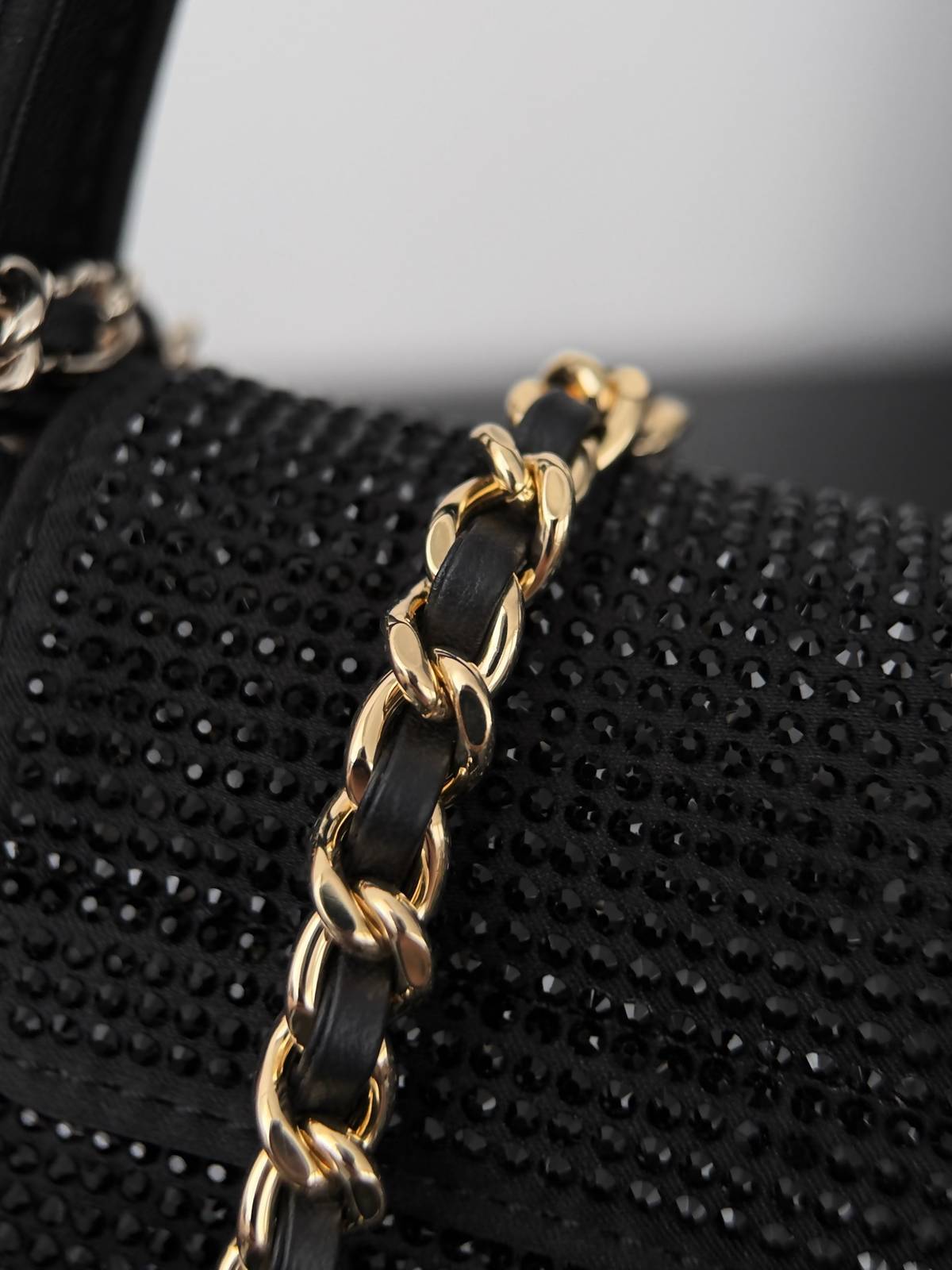 シャネル CHANEL マトラッセ フラップバッグ ブラック ゴールド金具 2WAY チェーンショルダー ハンドバッグ - 画像 4
