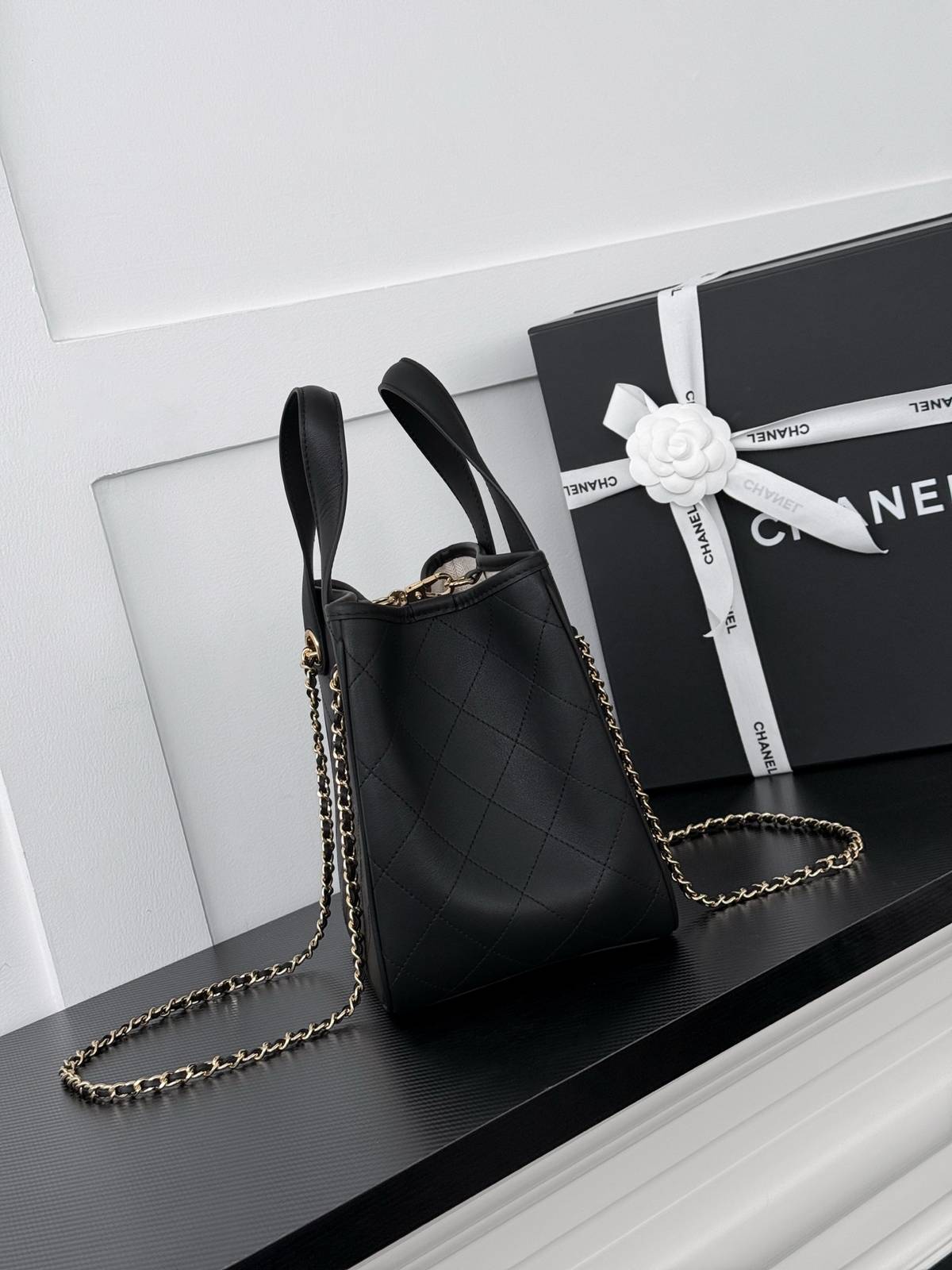 シャネル CHANEL マトラッセ トートバッグ レザー編み込みチェーン ゴールド金具 ブラック ベージュ レッド - 画像 10