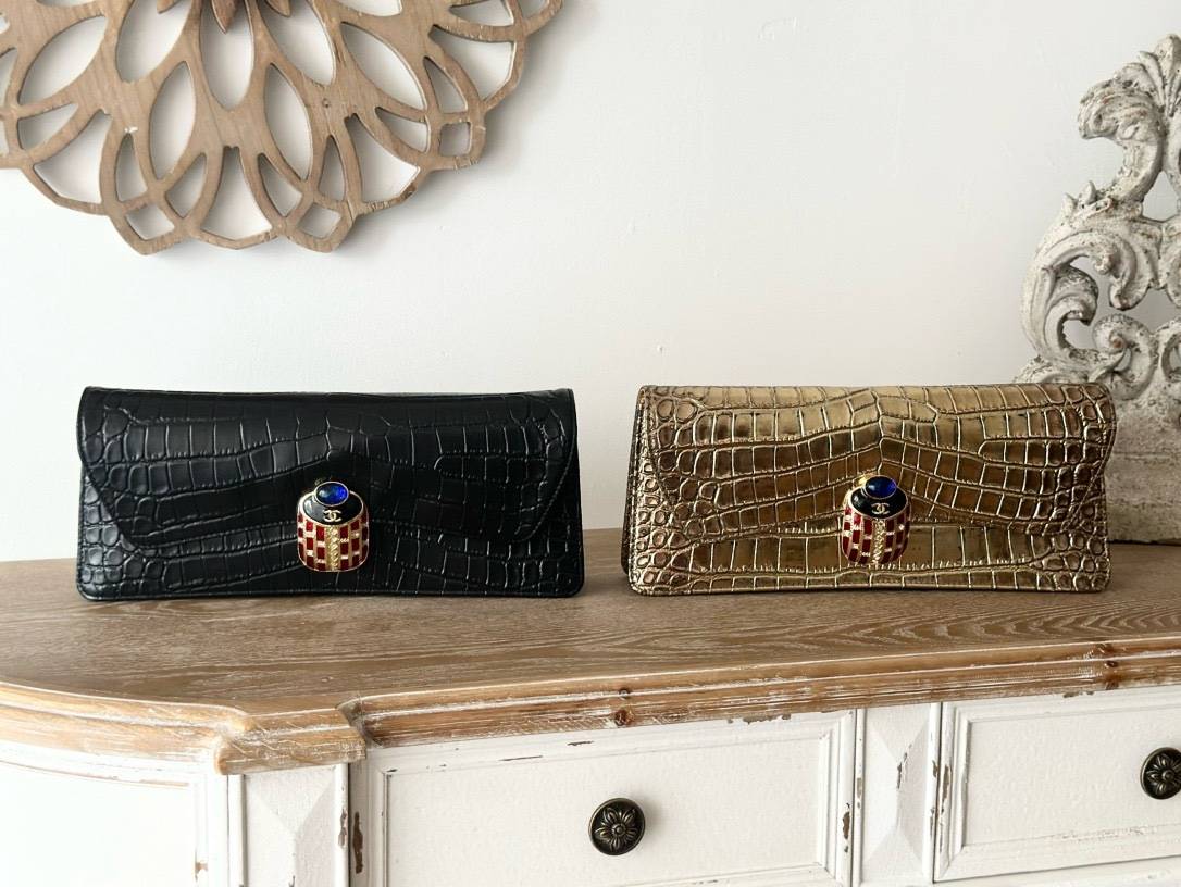 シャネル CHANEL マトラッセ キャビアスキン フラップバッグ ブラック ゴールド金具 ターンロック レディース
