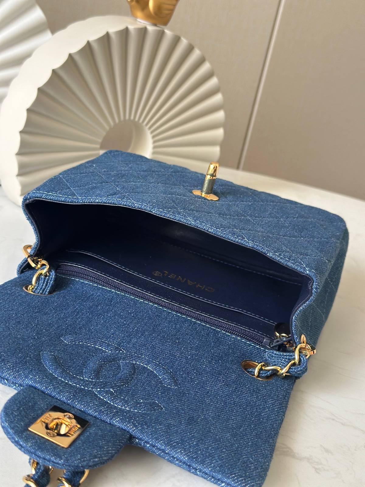 シャネル CHANEL マトラッセ デニム チェーンショルダーバッグ レディース ゴールド金具 ブルー - 画像 5