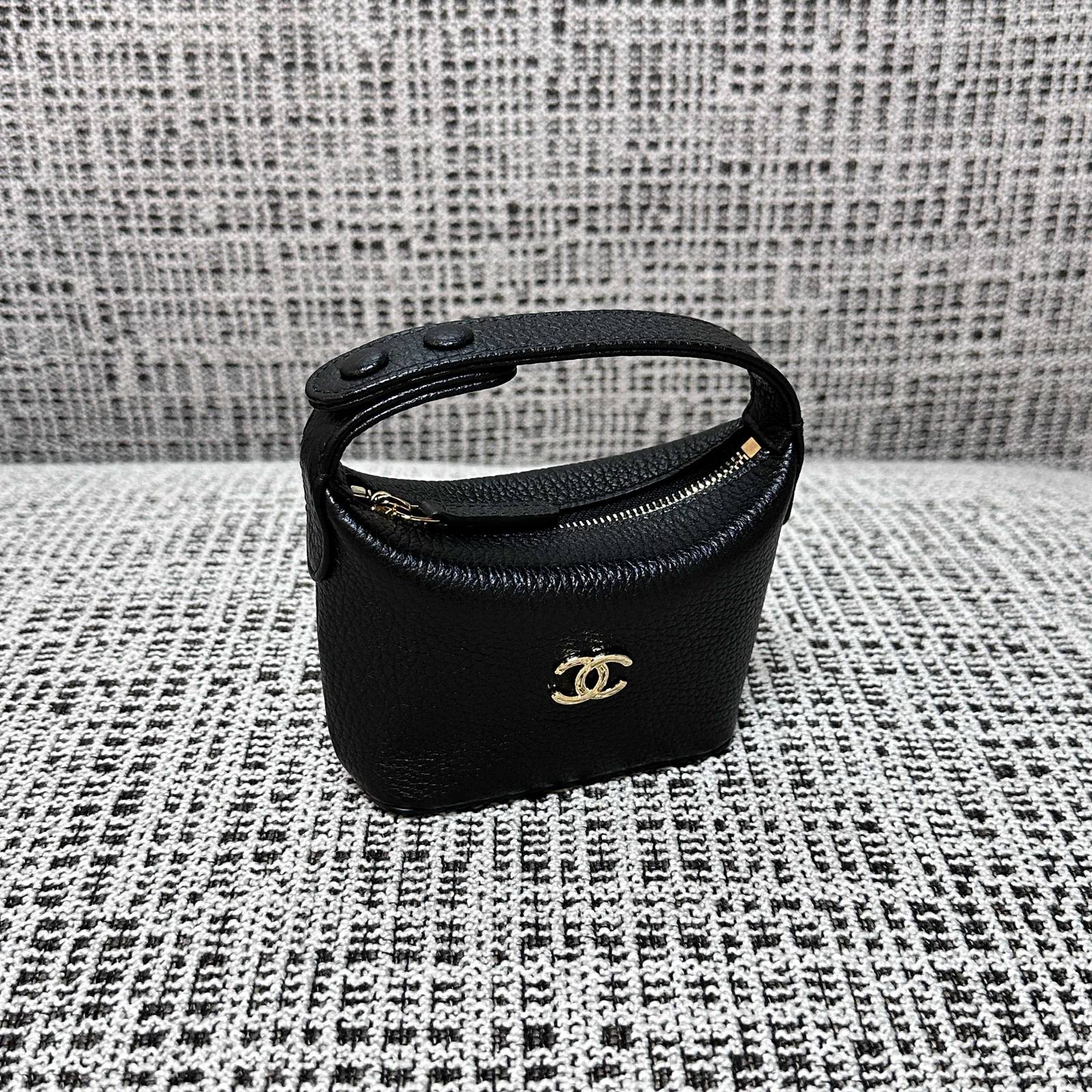 CHANEL シャネル マトラッセ チェーンショルダーバッグ ラムスキン ゴールド金具 ブラック レディース