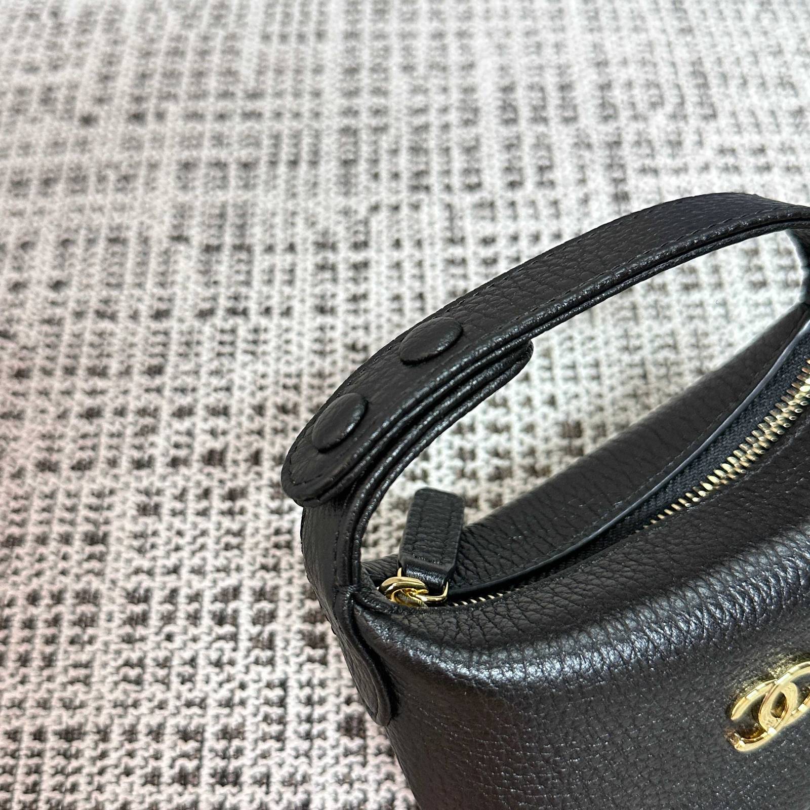 CHANEL シャネル マトラッセ チェーンショルダーバッグ ラムスキン ゴールド金具 ブラック レディース - 画像 15