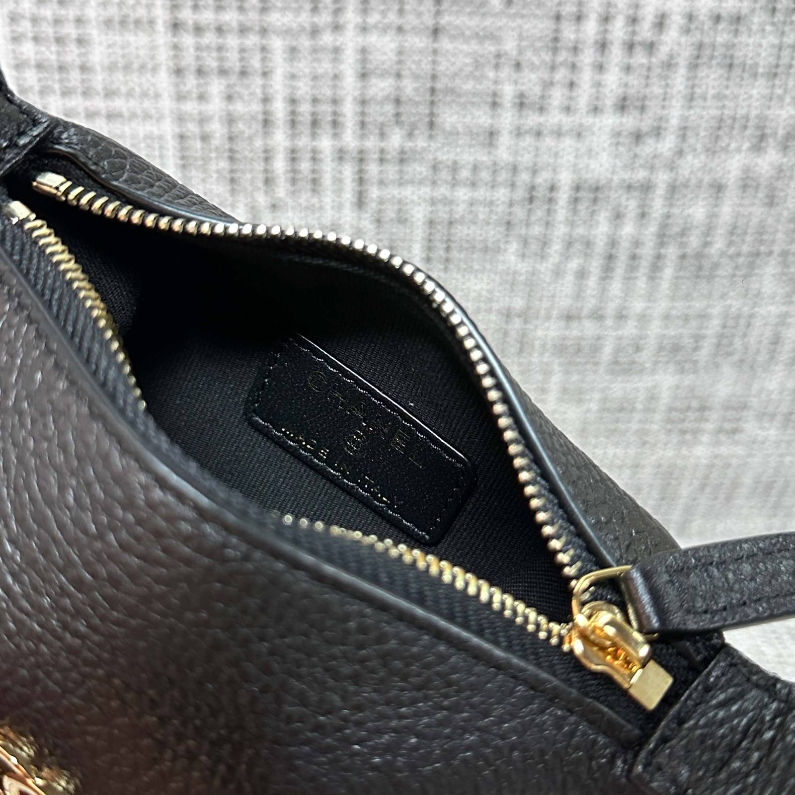 CHANEL シャネル マトラッセ チェーンショルダーバッグ ラムスキン ゴールド金具 ブラック レディース - 画像 16