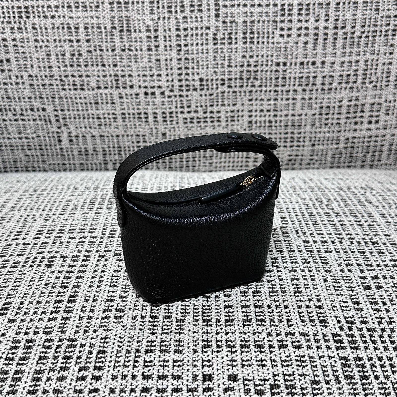 CHANEL シャネル マトラッセ チェーンショルダーバッグ ラムスキン ゴールド金具 ブラック レディース - 画像 17