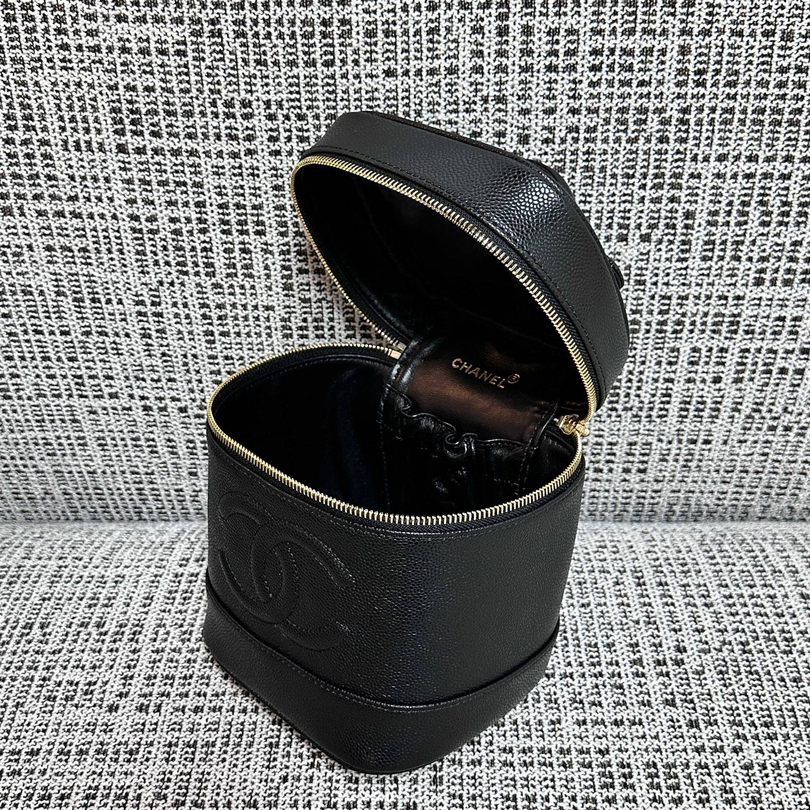 シャネル CHANEL マトラッセ バニティバッグ ブラック ゴールド金具 レディース - 画像 10