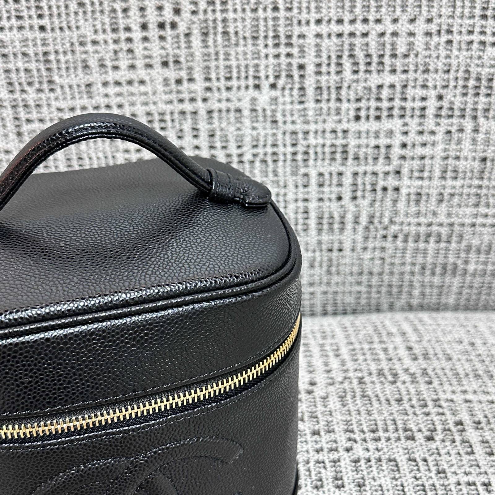 シャネル CHANEL マトラッセ バニティバッグ ブラック ゴールド金具 レディース - 画像 14