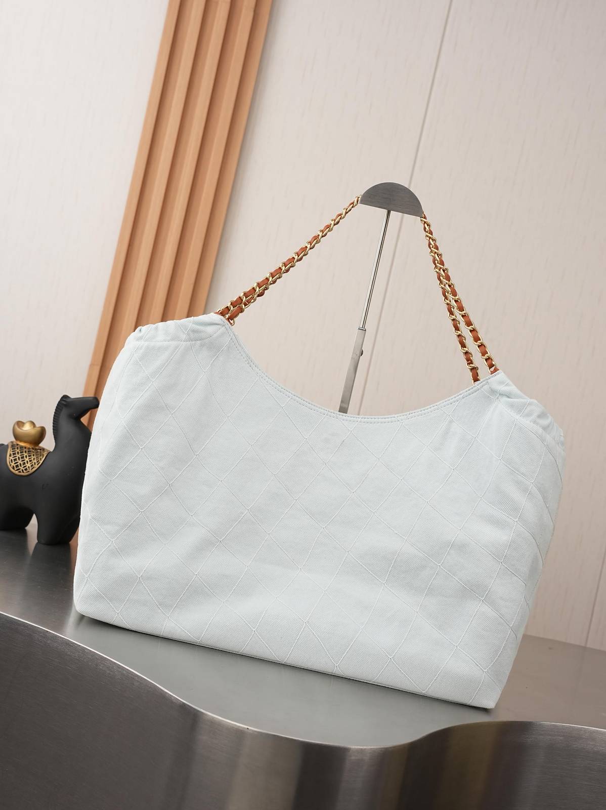シャネル CHANEL 6131 ココマーク マトラッセ チェーンショルダーバッグ ホワイト ゴールド金具 ショルダーバ - 画像 5