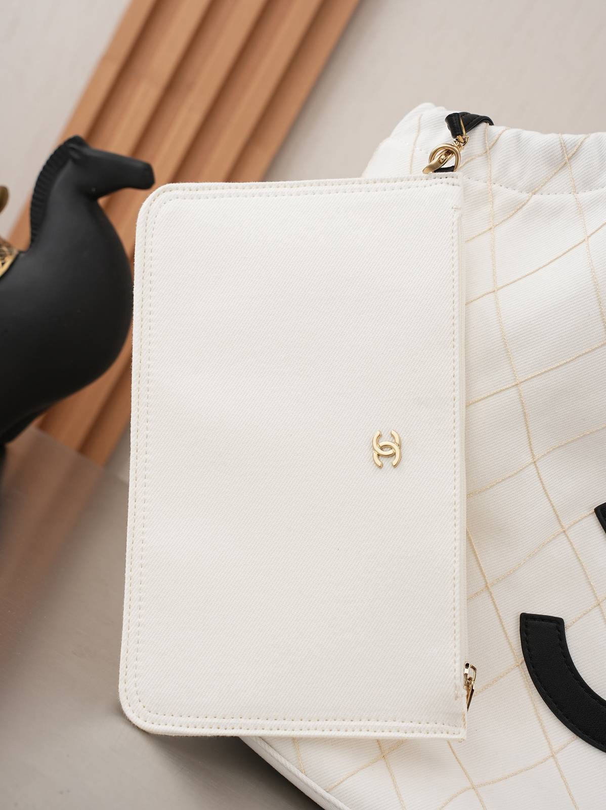 シャネル CHANEL 6131 ココマーク マトラッセ チェーンショルダーバッグ ホワイト ゴールド金具 ショルダーバ - 画像 16