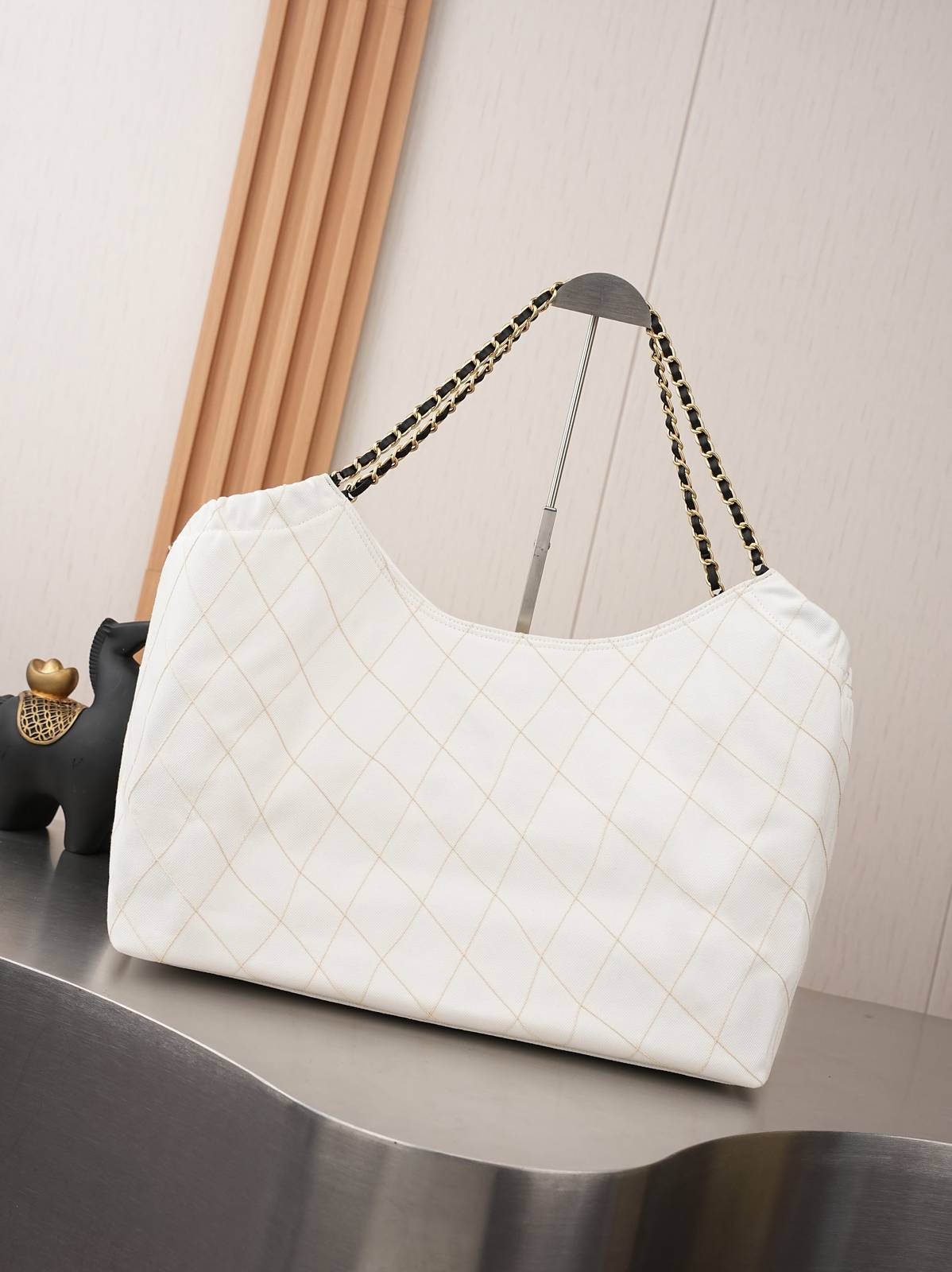 シャネル CHANEL 6131 ココマーク マトラッセ チェーンショルダーバッグ ホワイト ゴールド金具 ショルダーバ - 画像 17