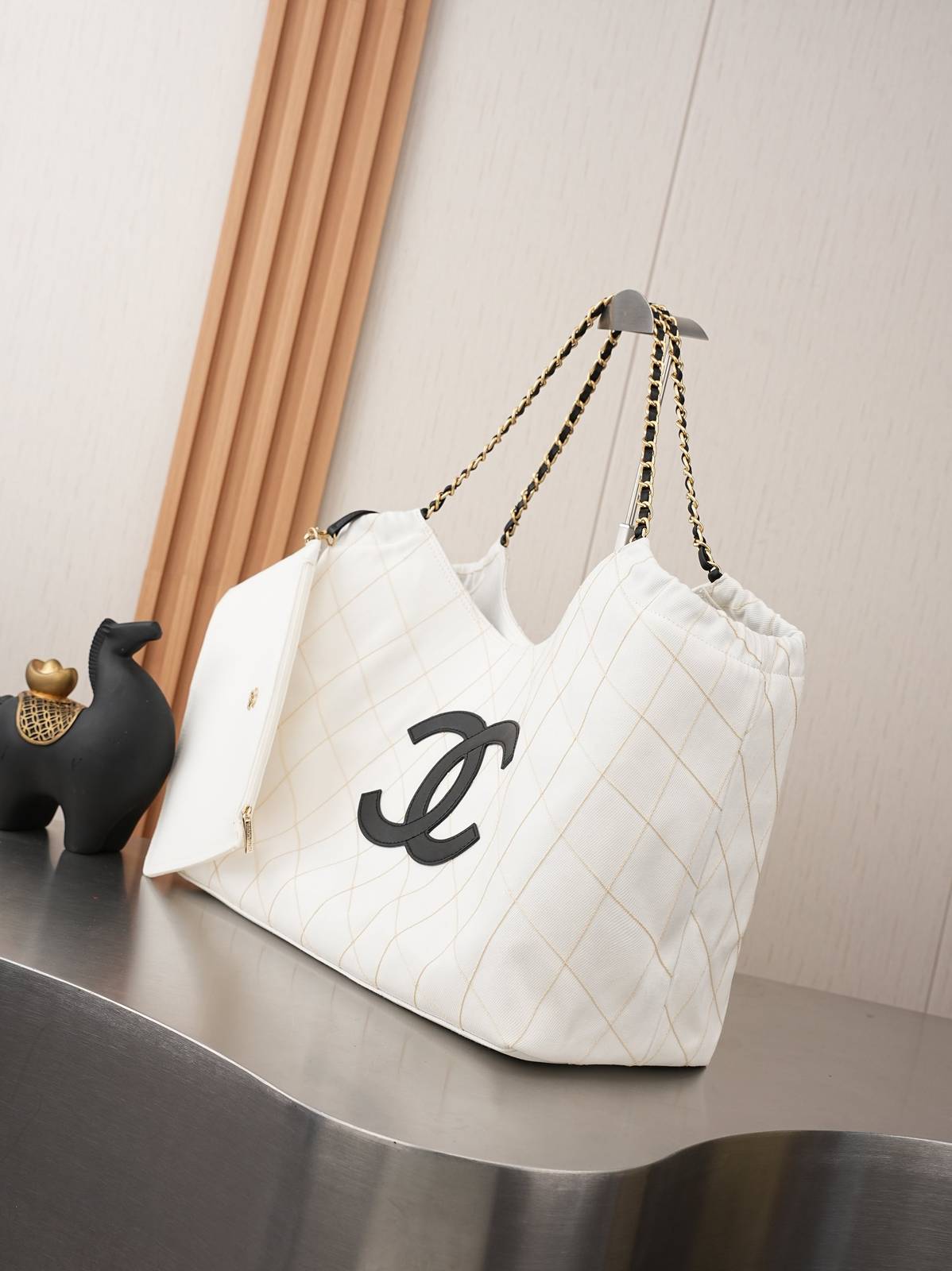 シャネル CHANEL 6131 ココマーク マトラッセ チェーンショルダーバッグ ホワイト ゴールド金具 ショルダーバ - 画像 18