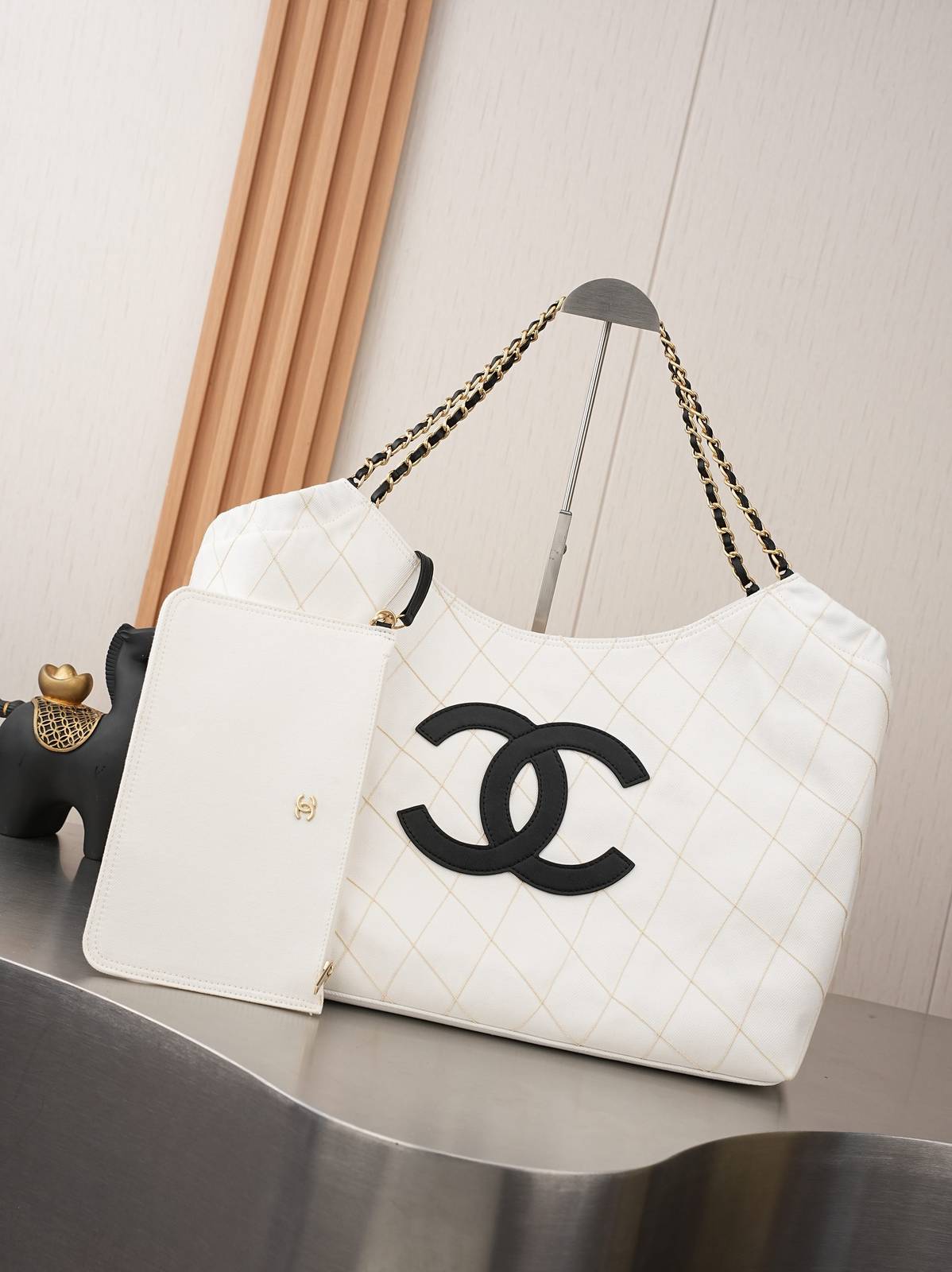 シャネル CHANEL 6131 ココマーク マトラッセ チェーンショルダーバッグ ホワイト ゴールド金具 ショルダーバ - 画像 19