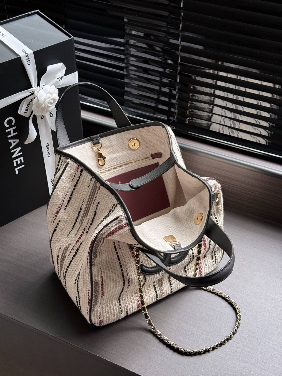 シャネル CHANEL デカマトラッセ トートバッグ マルチカラー レザー編み込みチェーン ゴールド金具 - 画像 7