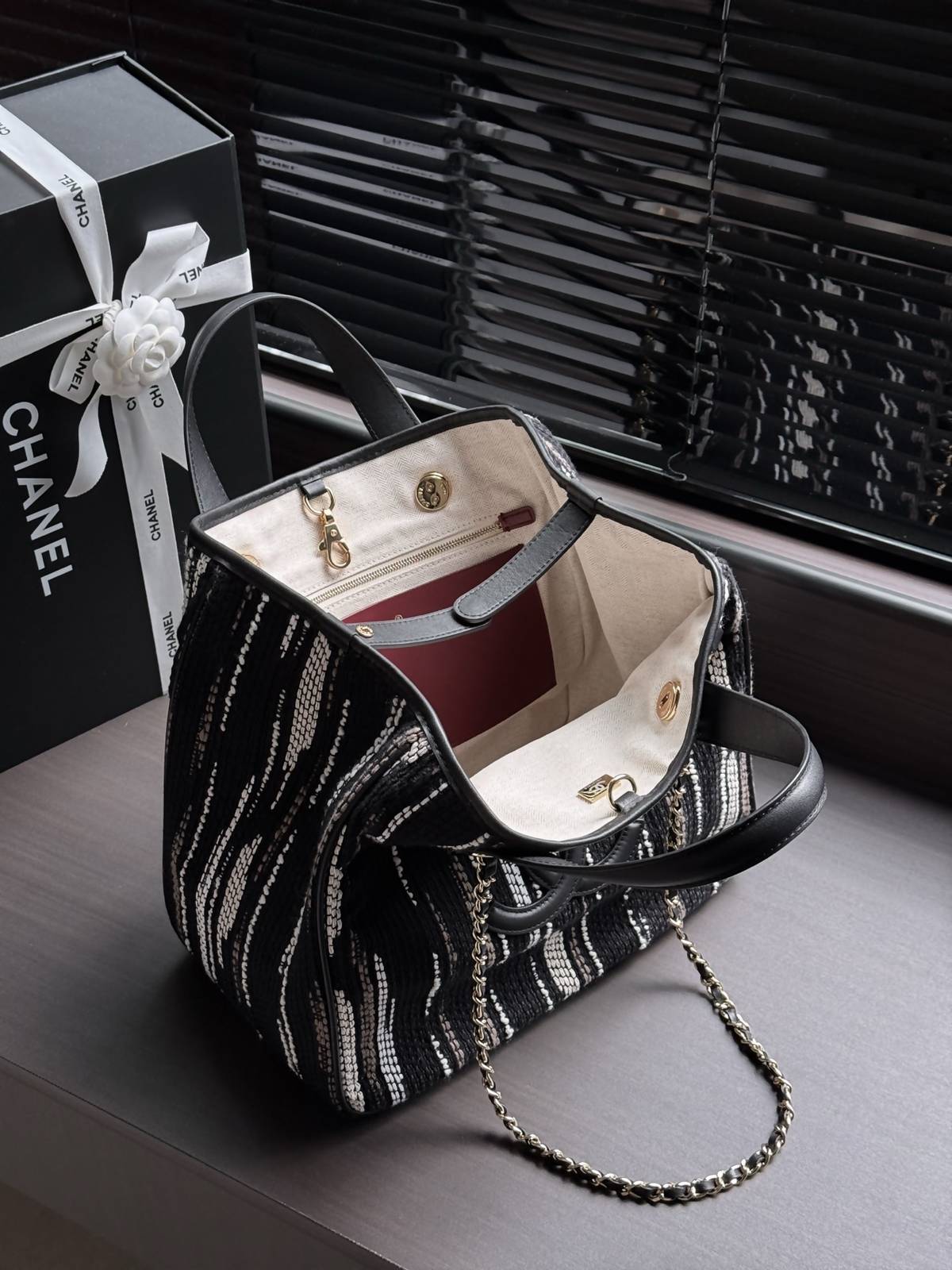 シャネル CHANEL デカマトラッセ トートバッグ マルチカラー レザー編み込みチェーン ゴールド金具 - 画像 17