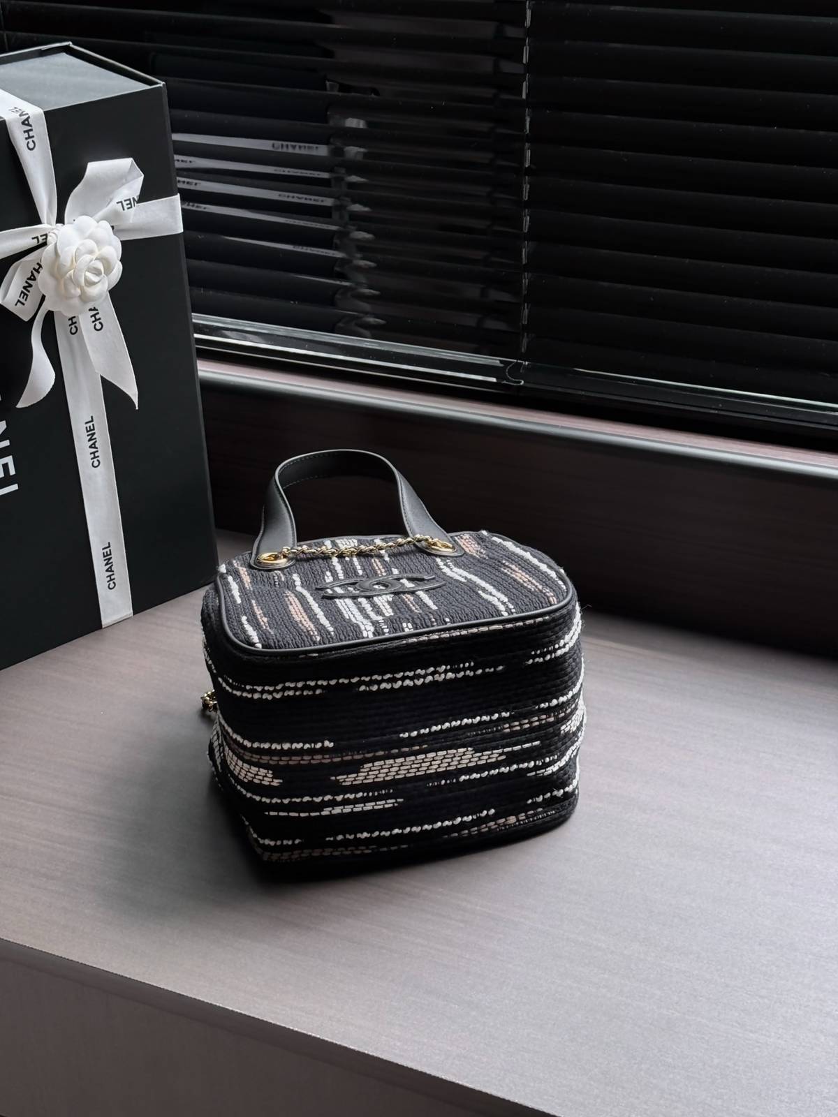 シャネル CHANEL AS6199 26B ツイード ブラック ホワイト マルチカラー トートバッグ レザー編み込みチ - 画像 8
