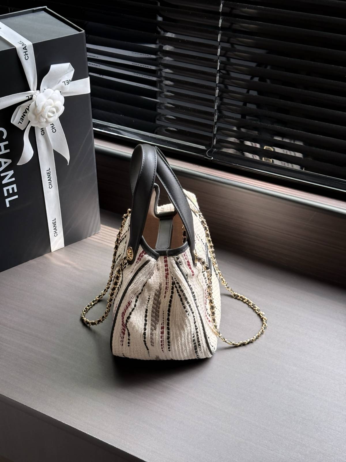 シャネル CHANEL AS6199 26B ツイード ブラック ホワイト マルチカラー トートバッグ レザー編み込みチ - 画像 19