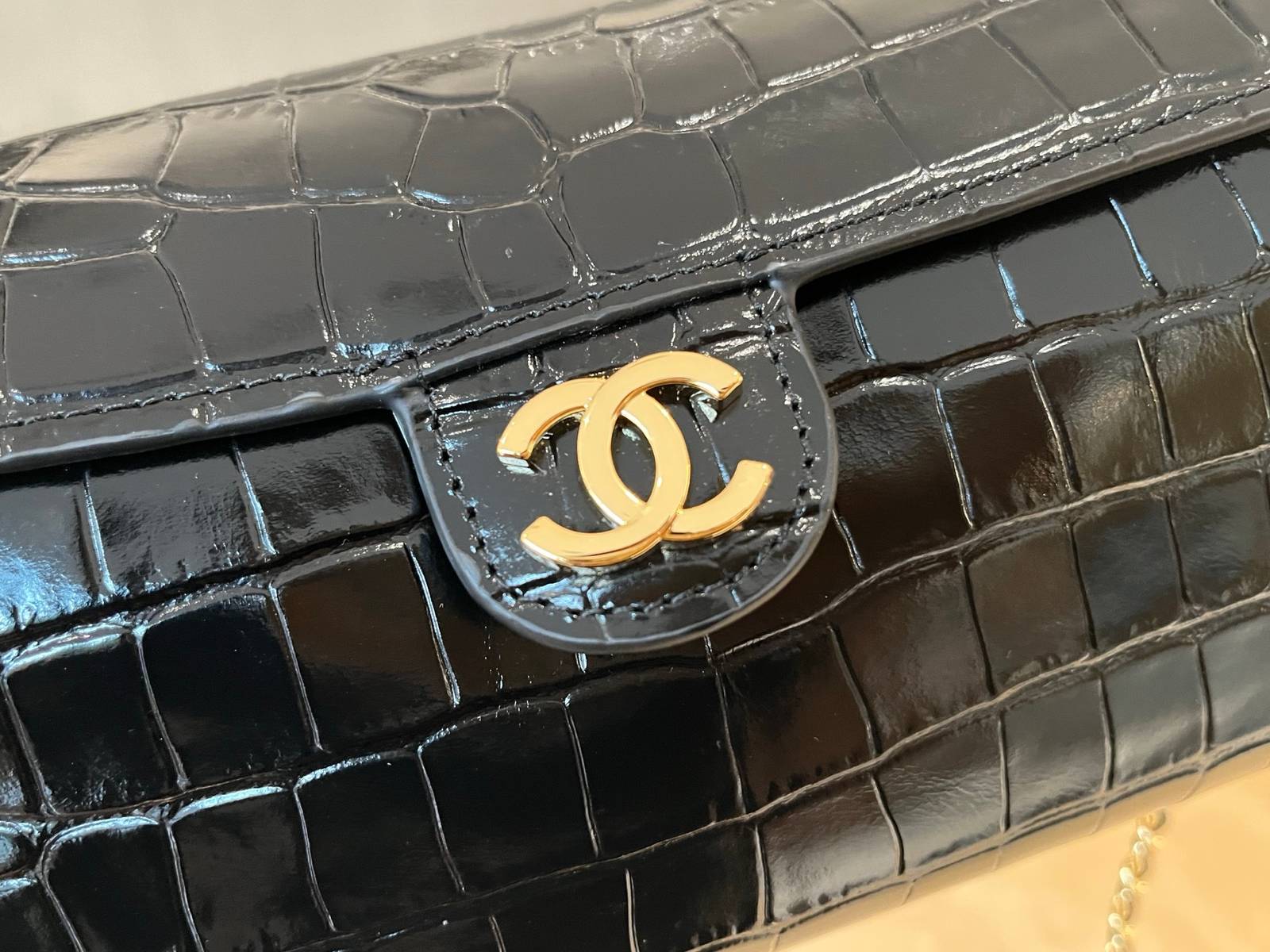 シャネル CHANEL AS5294 キャビアスキン ボストンバッグ チェーンショルダー フラップバッグ ゴールド金具 - 画像 4