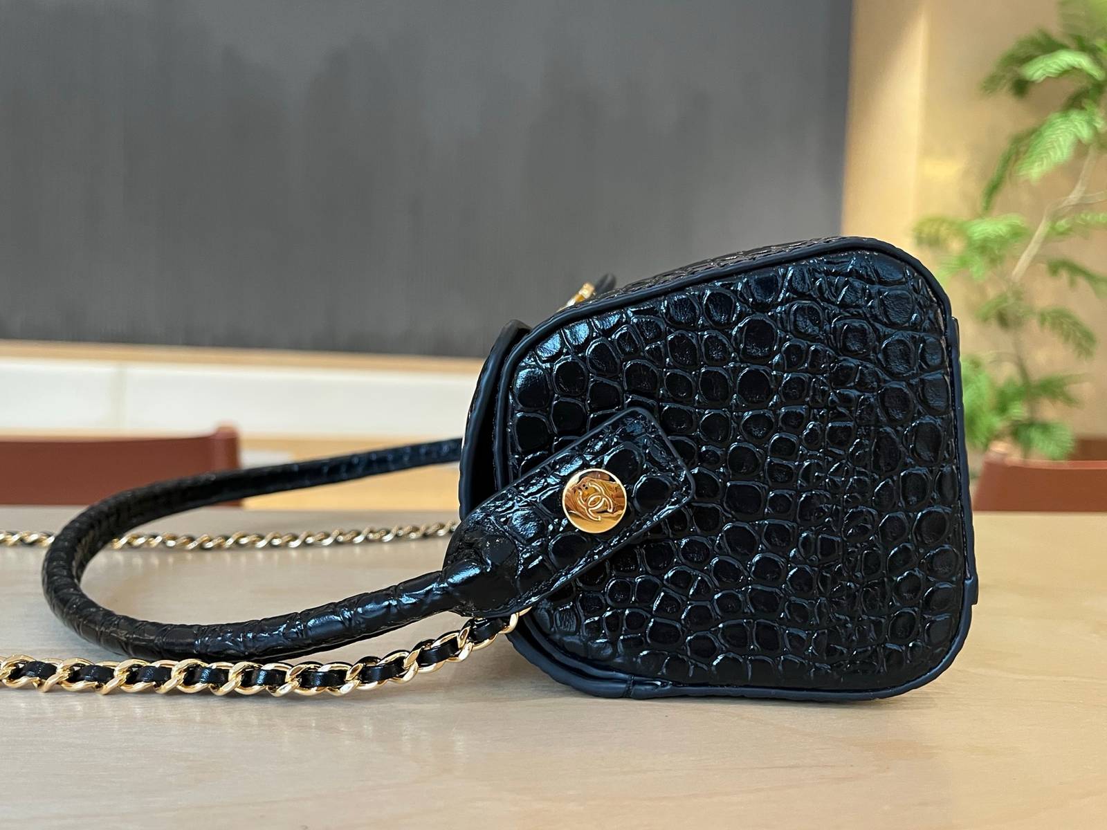 シャネル CHANEL AS5294 キャビアスキン ボストンバッグ チェーンショルダー フラップバッグ ゴールド金具 - 画像 7