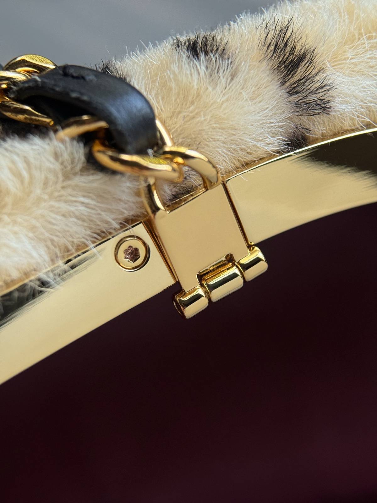 シャネル CHANEL AP5351 ポイント ファー フラップバッグ マトラッセ ゴールド金具 ターンロック - 画像 3