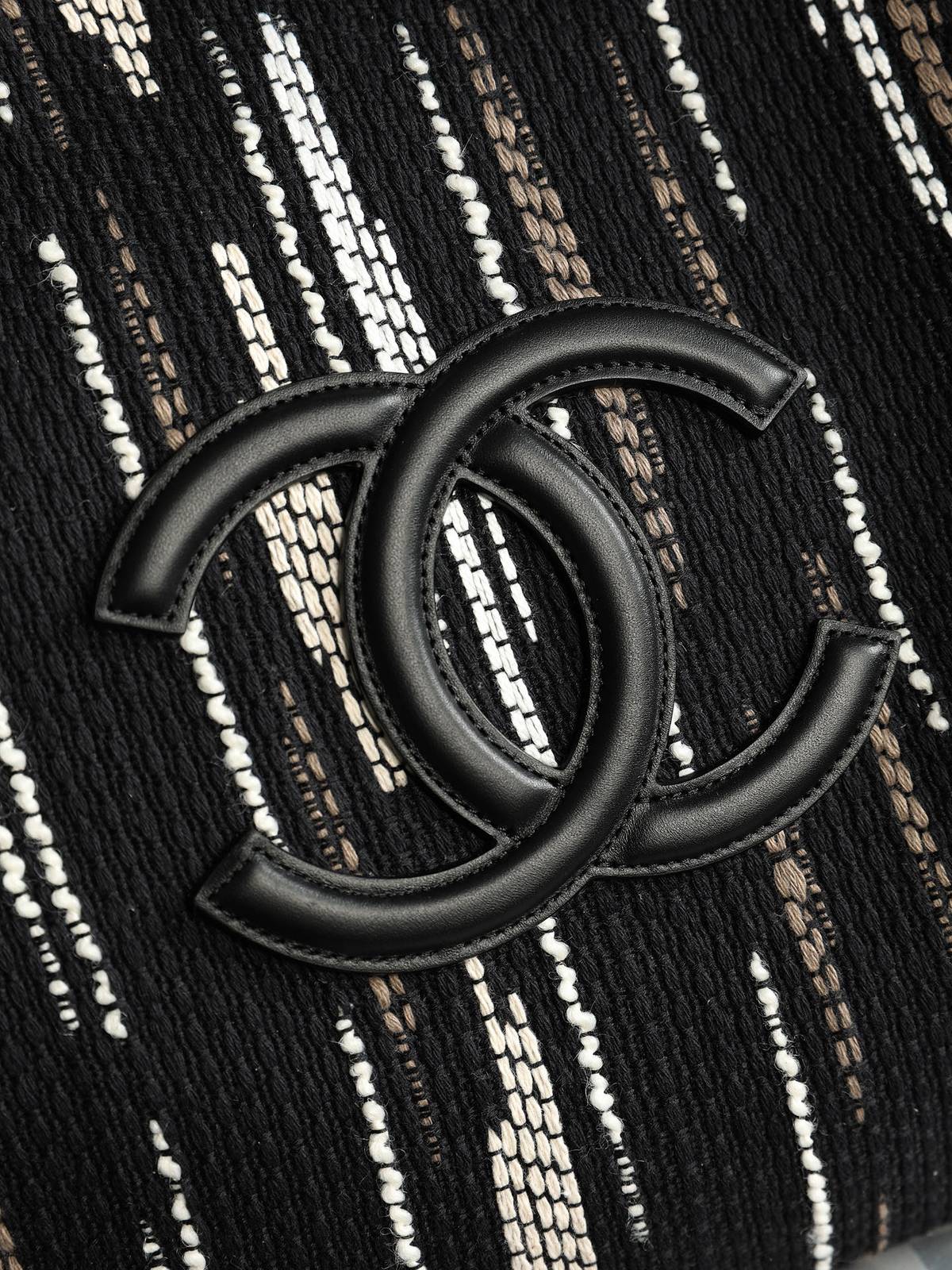 シャネル CHANEL マトラッセ トートバッグ キャビアスキン ゴールド金具 レザー編み込みチェーン ブラック - 画像 6