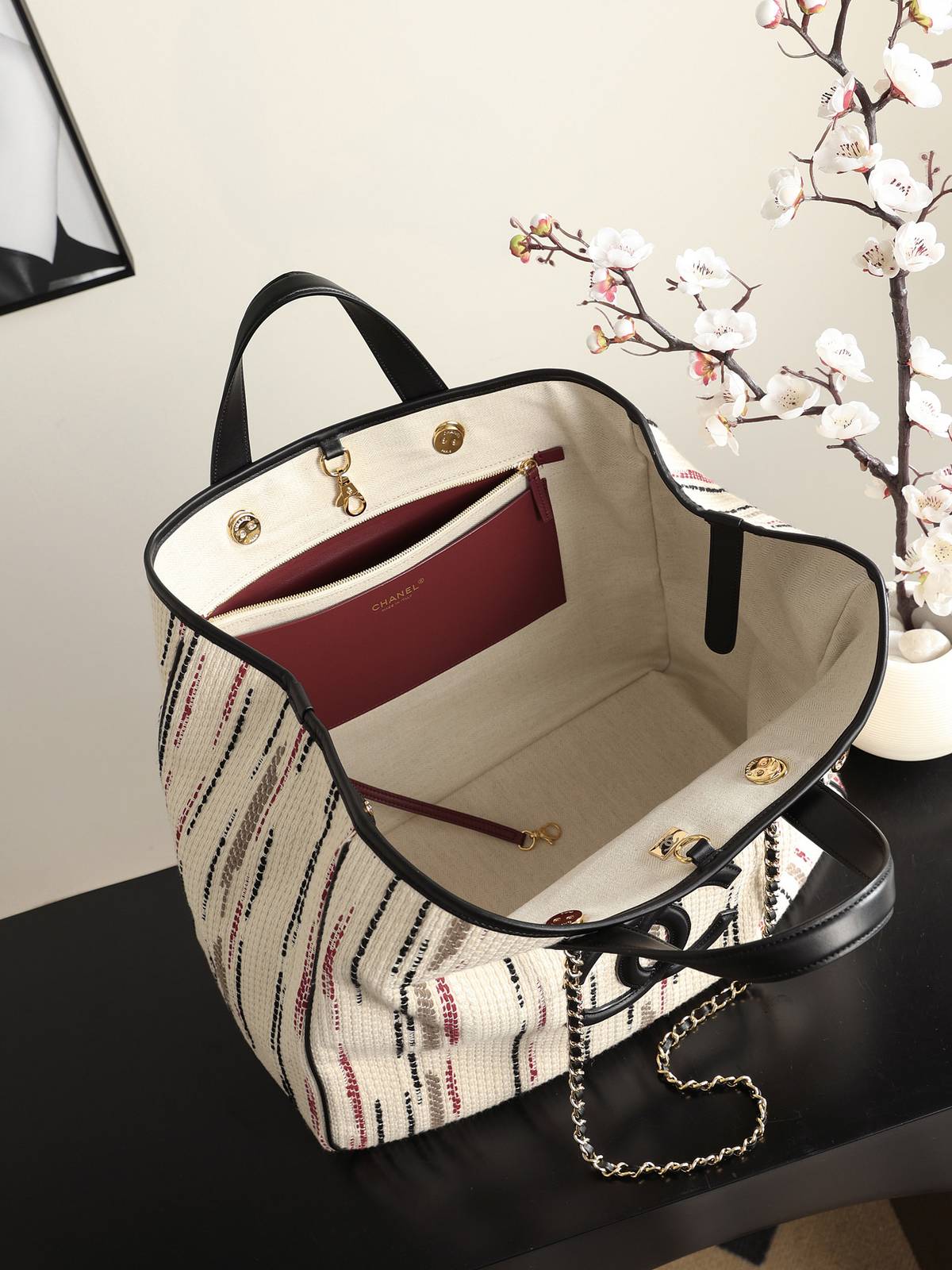 シャネル CHANEL マトラッセ トートバッグ キャビアスキン ゴールド金具 レザー編み込みチェーン ブラック - 画像 13